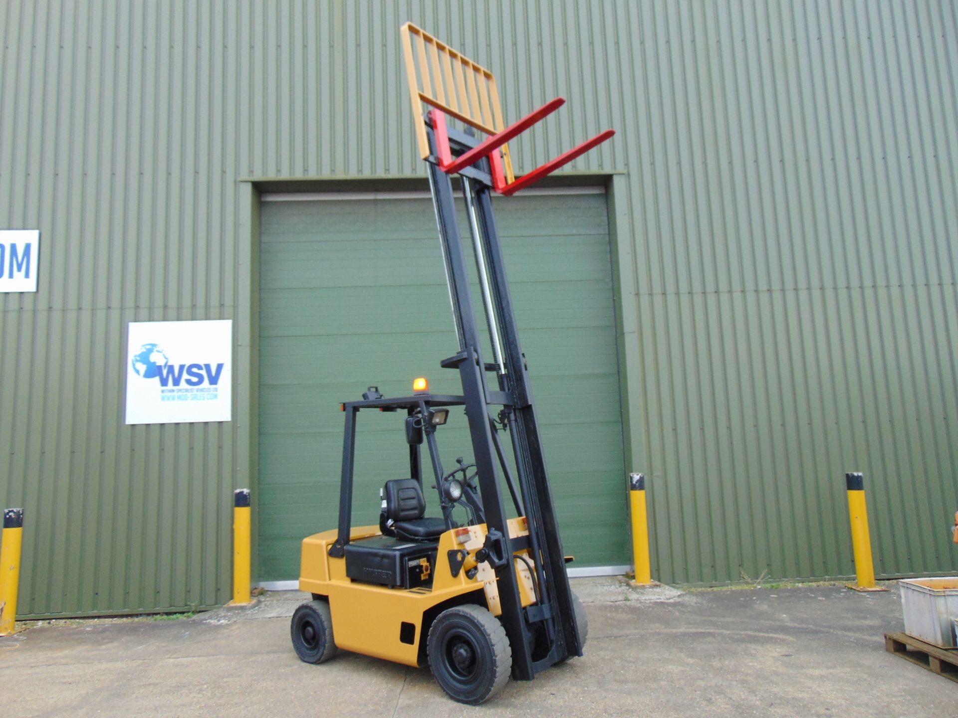 Hyster H2.00XL Counter Balance Diesel Forklift ONLY 4,812 HOURS! - Image 8 of 24