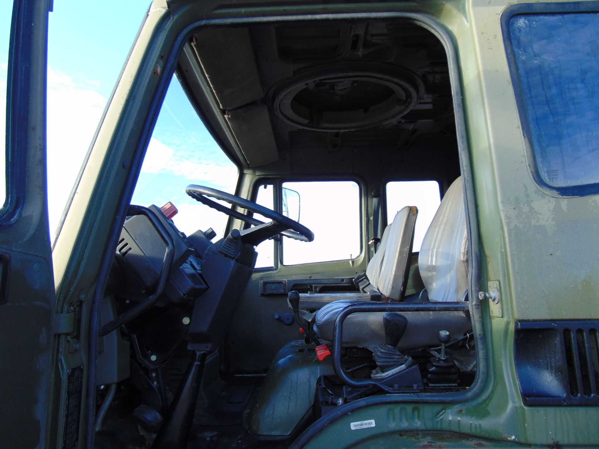 Left Hand Drive Leyland Daf 45/150 4 x 4 fitted with Hydraulic Winch ( operates Front and Rear ) - Image 14 of 27