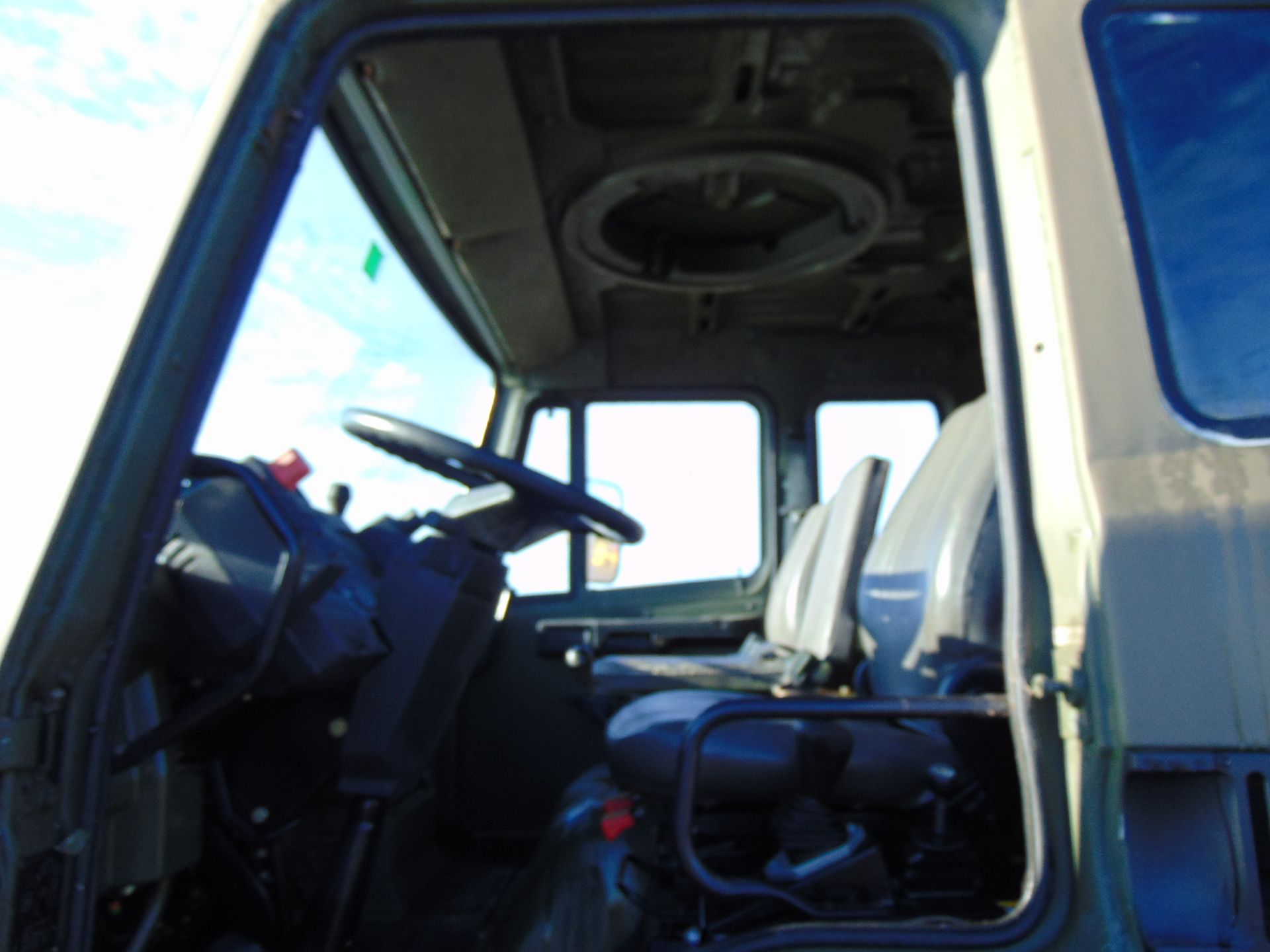 Left Hand Drive Leyland Daf 45/150 4 x 4 fitted with Hydraulic Winch ( operates Front and Rear ) - Image 11 of 25