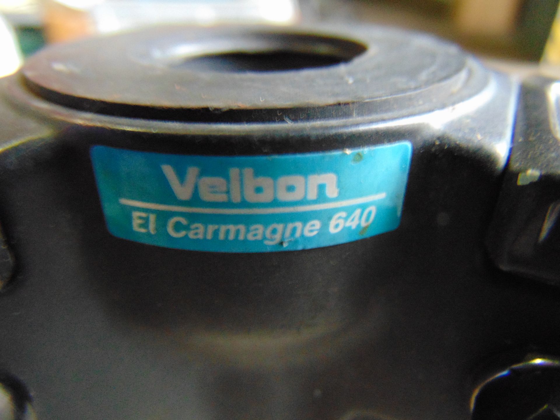 Velbon Carmagne Carbon Fibre Tripod - Image 5 of 5