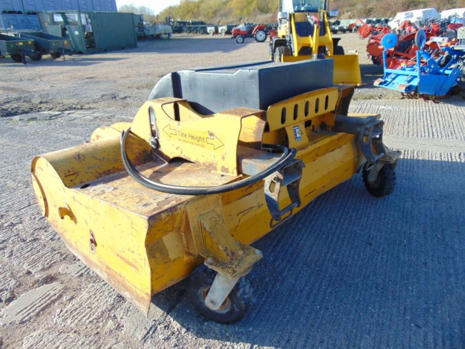 Eastern RS220 Hydraulic Forklift Telehandler Sweeper Attachment - Image 4 of 11