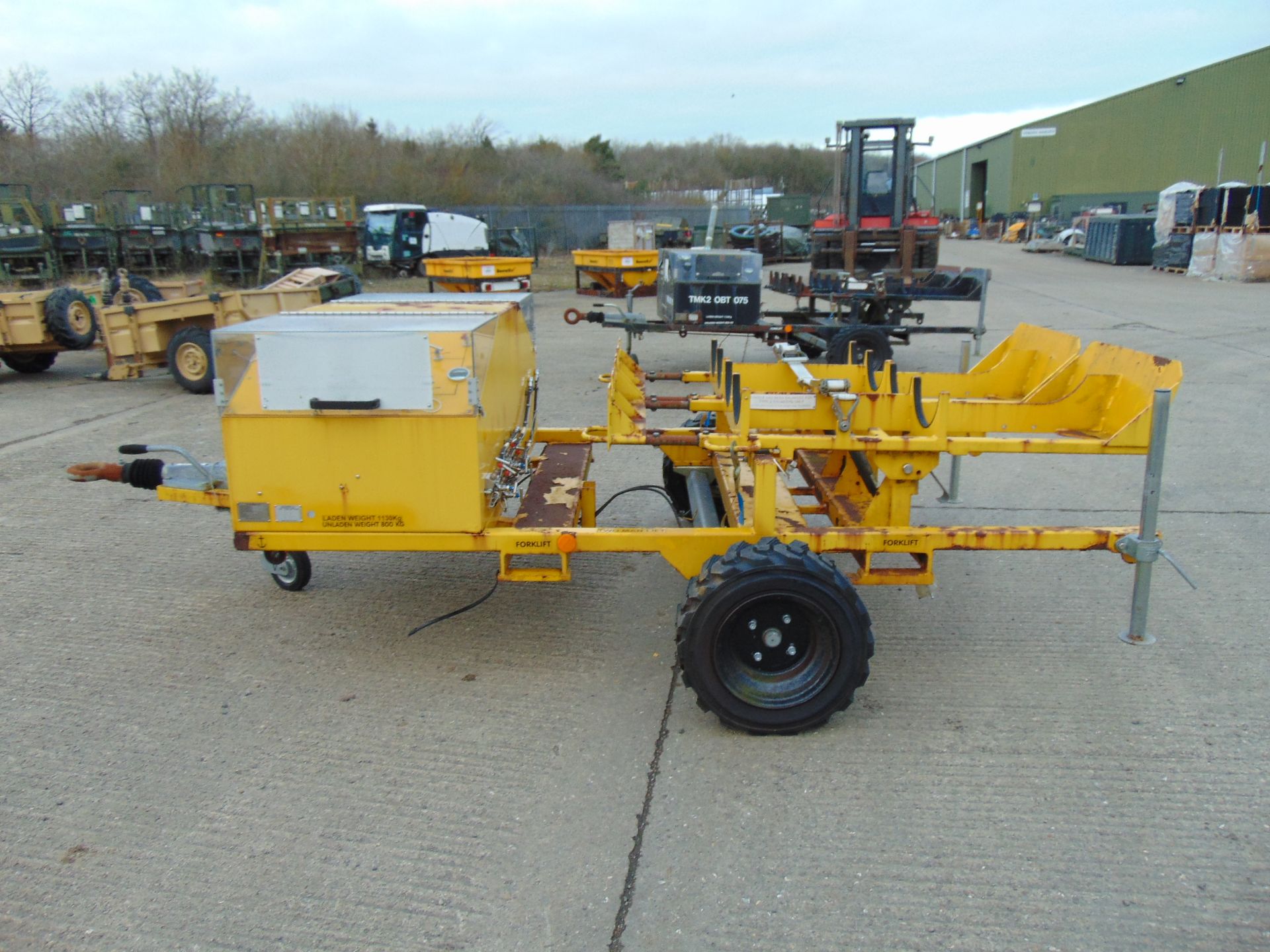 Single Axle Nitrogen Servicing Trailer with Brakes etc. from RAF - Image 4 of 12