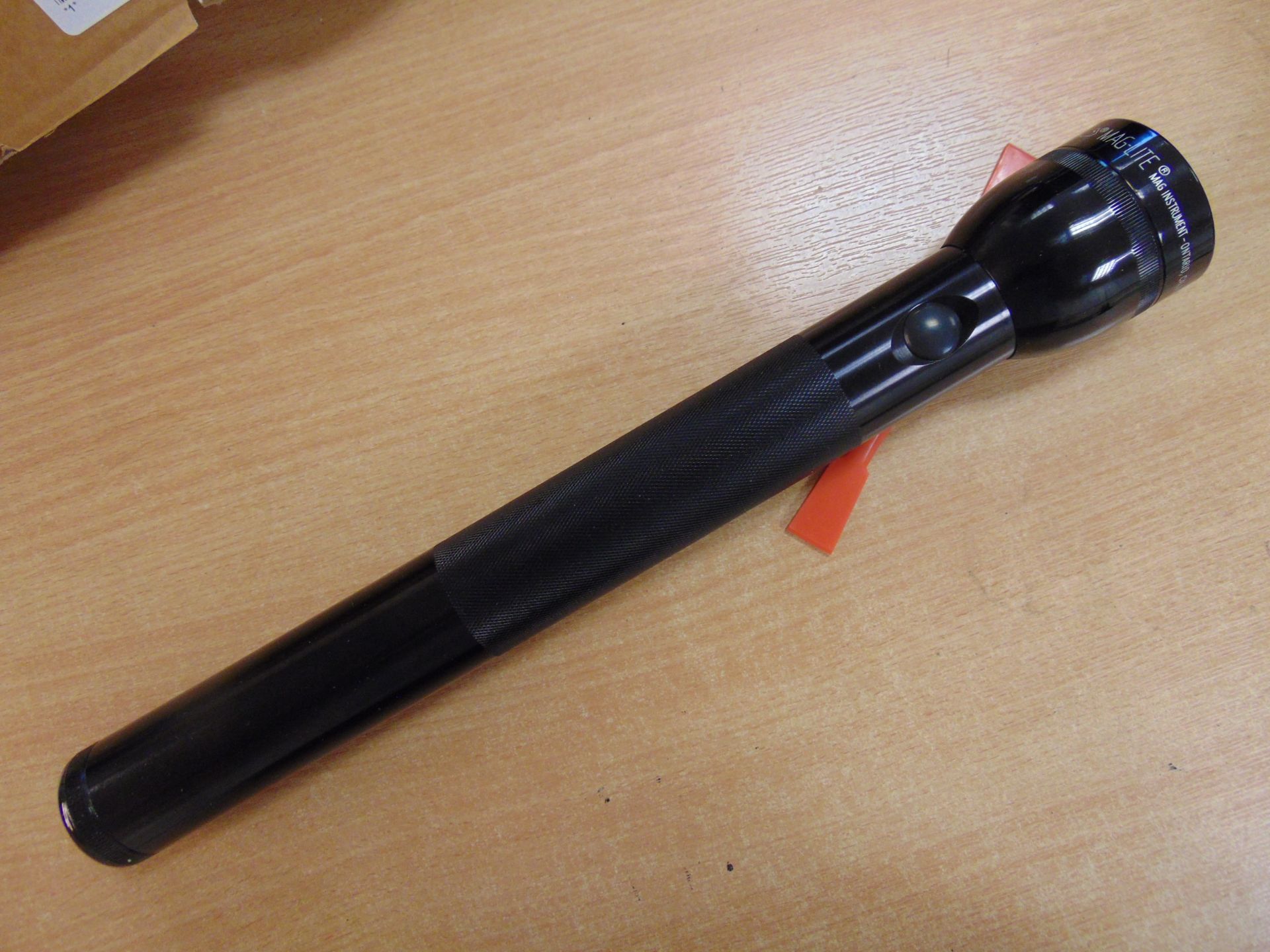 NEW UNISSUED MAGLITE TORCH BRITISH ARMY ISSUE - Image 3 of 5