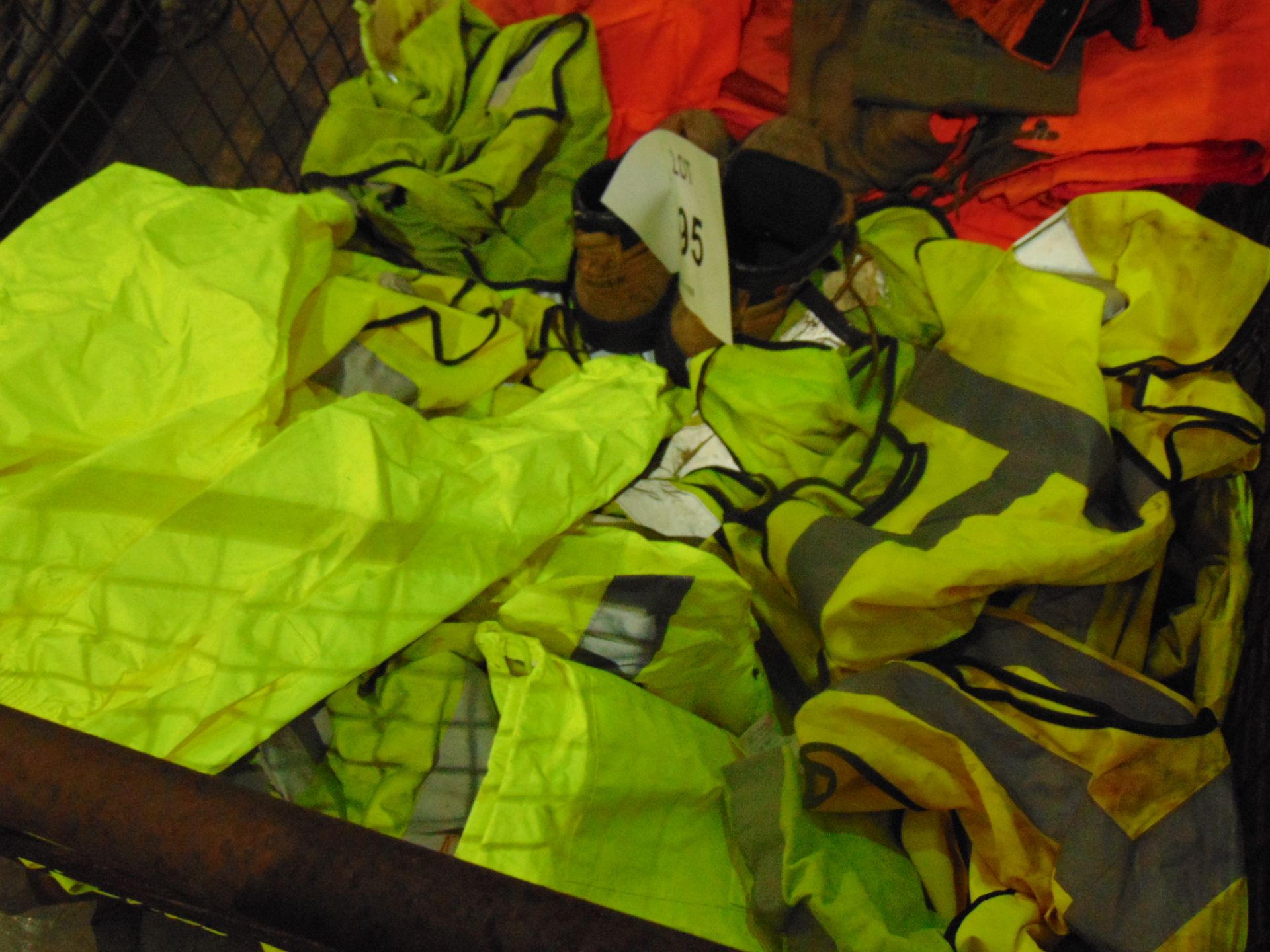 1X STILLAGE OF SAFETY PROTECTIVE CLOTHING INCLUDING VESTS, TROUSERS, JACKETS, ETC - Bild 3 aus 5