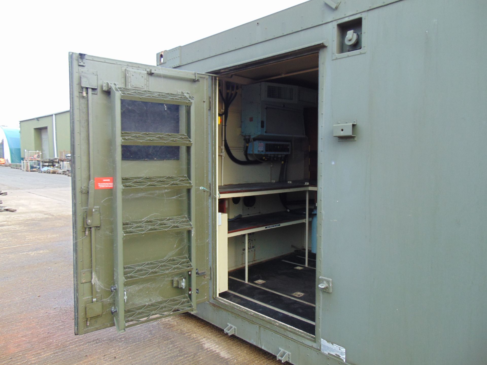 Ex Reserve Demountable 30ft Insulated Container Workshop Cabin - Image 9 of 30