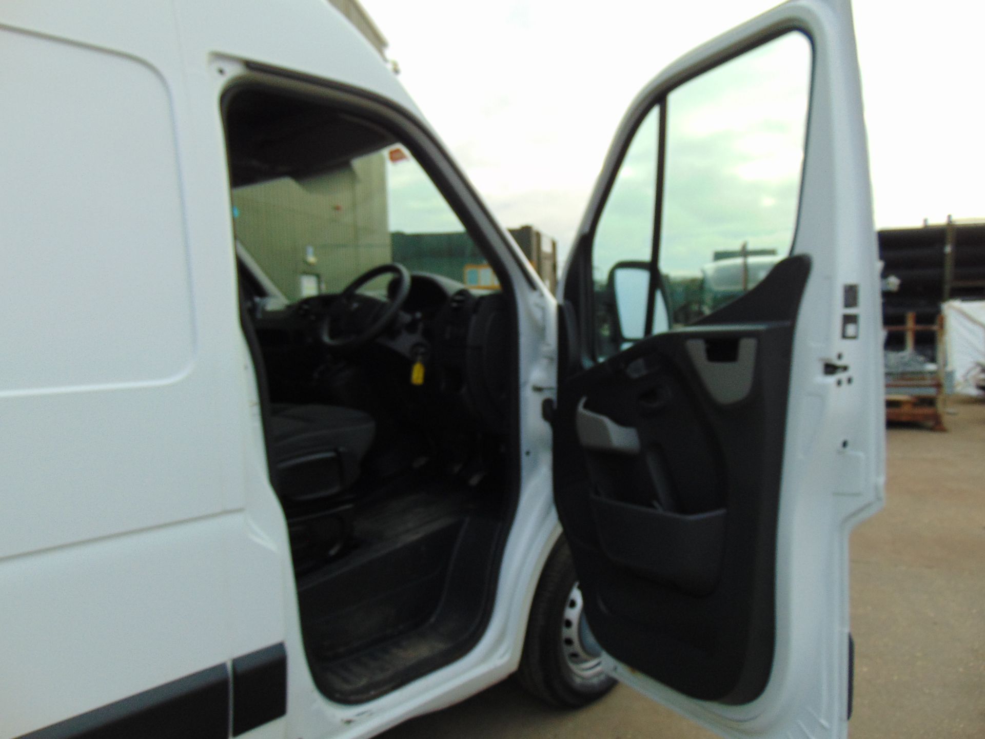 1 Owner 2013 Vauxhall Movano 2.3 CDTi F3500 High Roof Panel Van ONLY 22,573 MILES! - Image 13 of 20