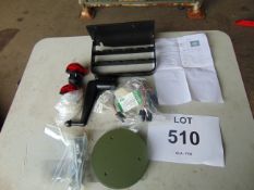 1X LAND ROVER REAR STEP, LIGHTS AND MIRROR ARM INSTALATION KIT NEW UNISSUED IN ORIGINAL BOX.