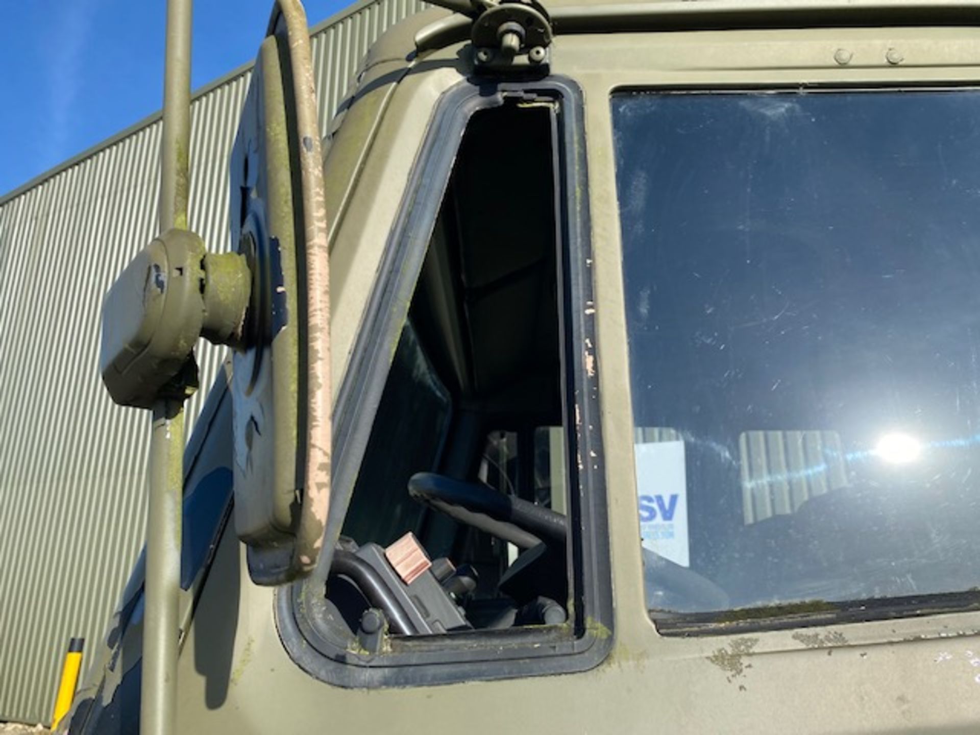 Left Hand Drive Leyland Daf 45/150 4 x 4 fitted with Hydraulic Winch ( operates Front and Rear ) - Image 2 of 27