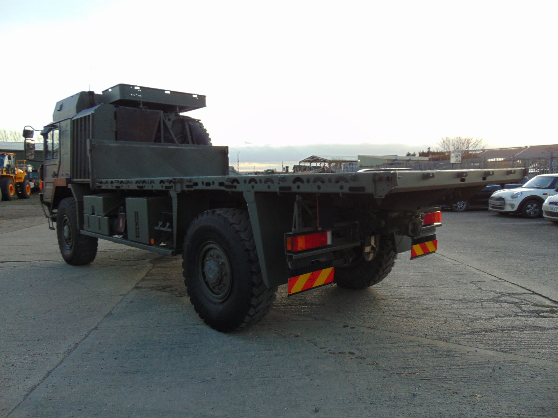 Recent Release MAN 4X4 HX60 18.330 FLAT BED CARGO TRUCK - Image 8 of 25