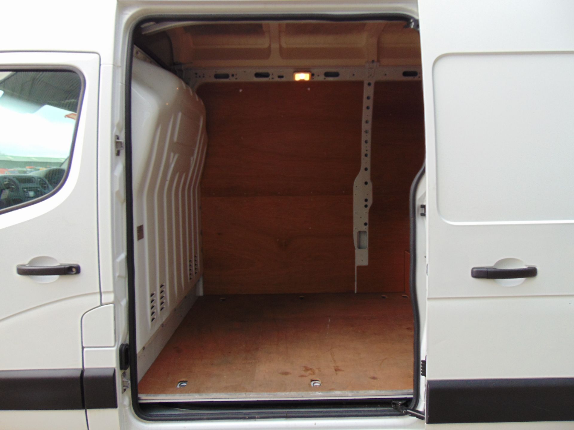 1 Owner 2013 Vauxhall Movano 2.3 CDTi F3500 High Roof Panel Van ONLY 22,573 MILES! - Image 10 of 20