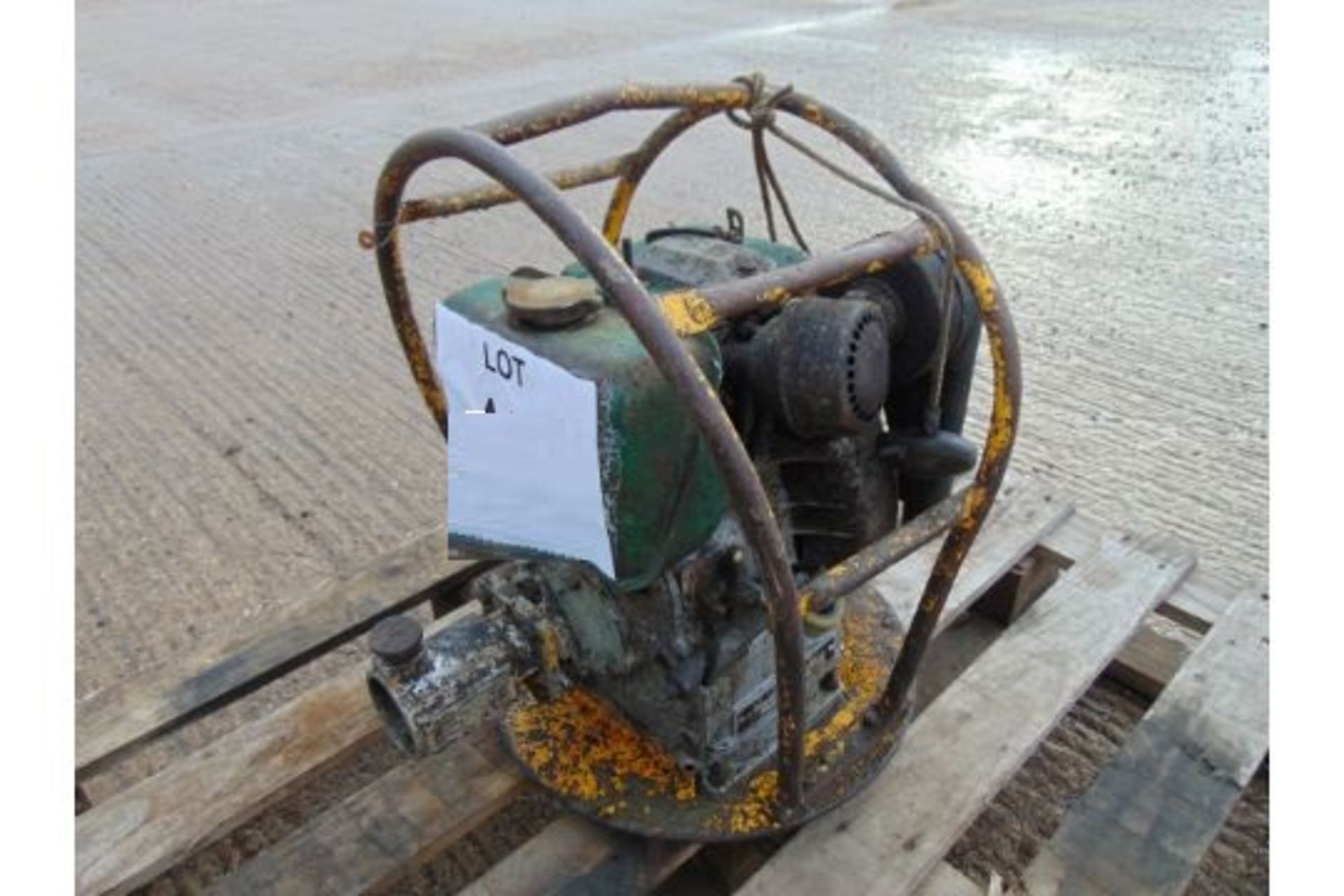 Lister Diesel Vibrating Poker Unit - Image 2 of 5