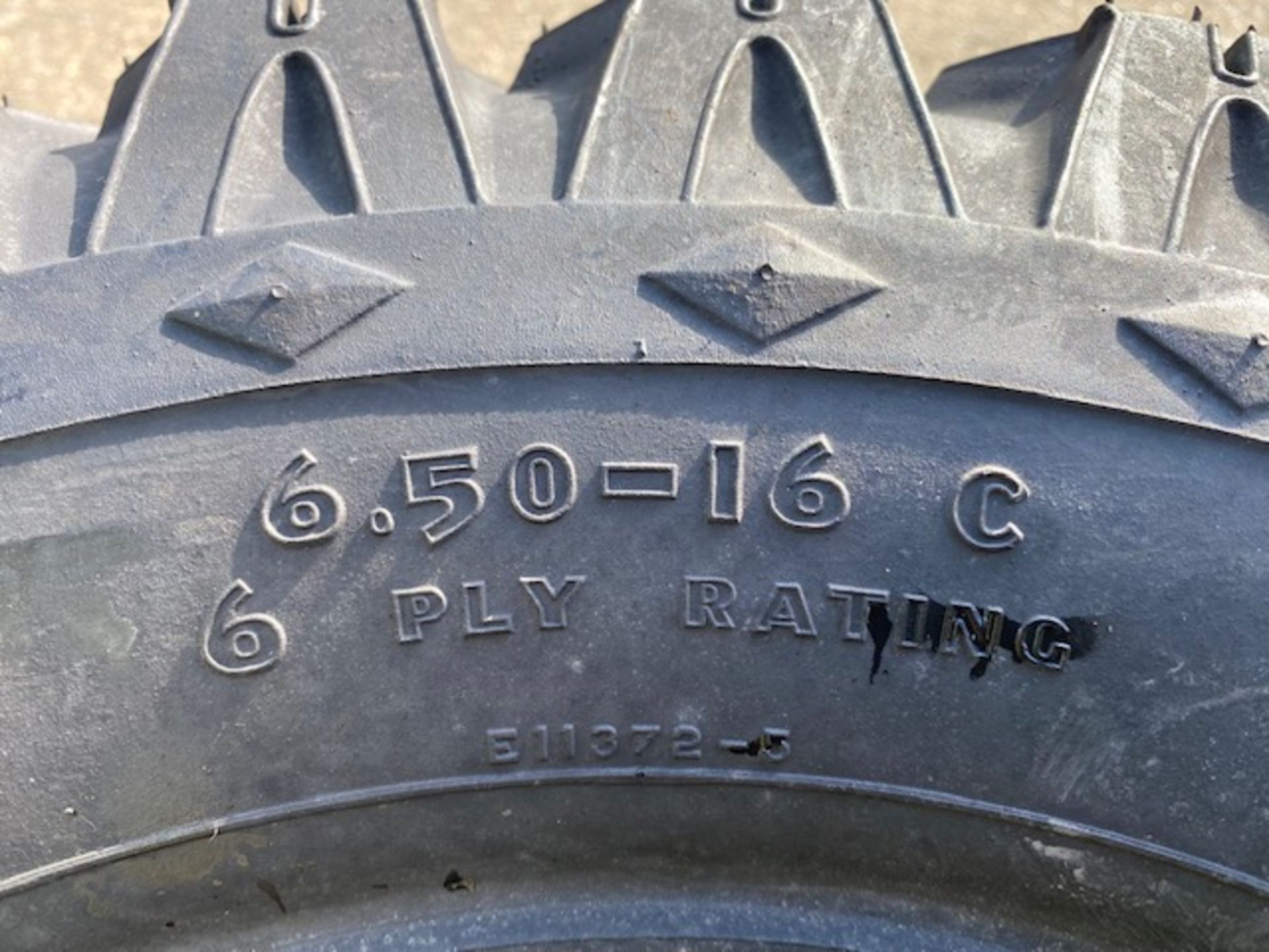 Goodyear Hi-Miler Xtragrip 6.50x16 unused tyres x 5, original fitment on LR Lightweights etc - Image 4 of 10