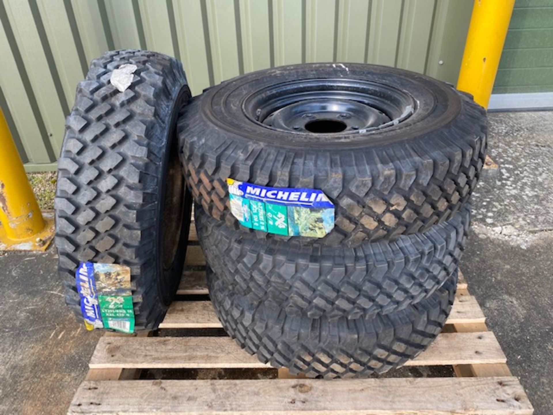 Michelin 235/85R16 XZL tyres (unused) on LR Wolf heavy duty rims x 4
