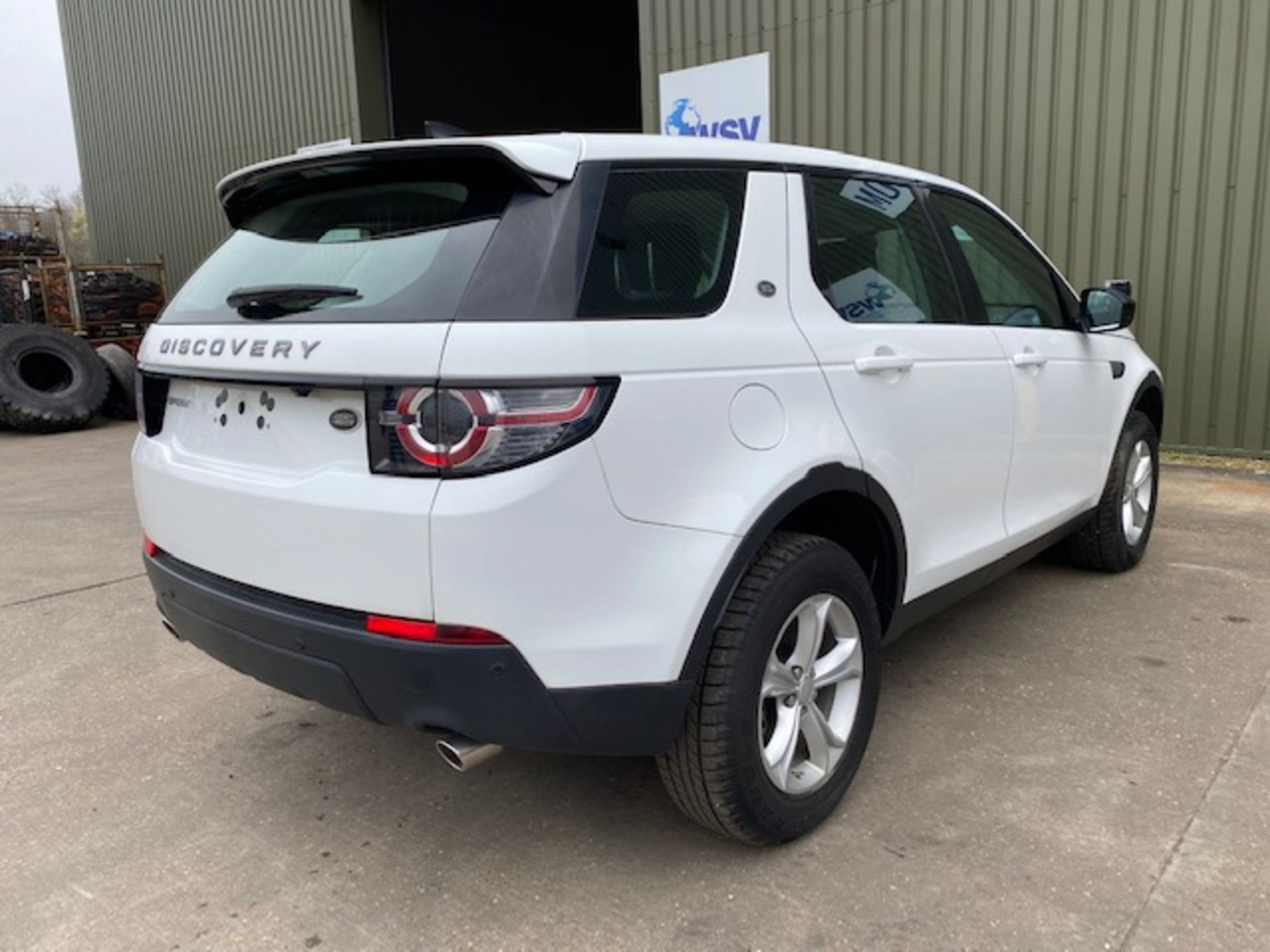 Land Rover Discovery Sport 2.0TD4 Pure LHD New and Unused - Image 33 of 34