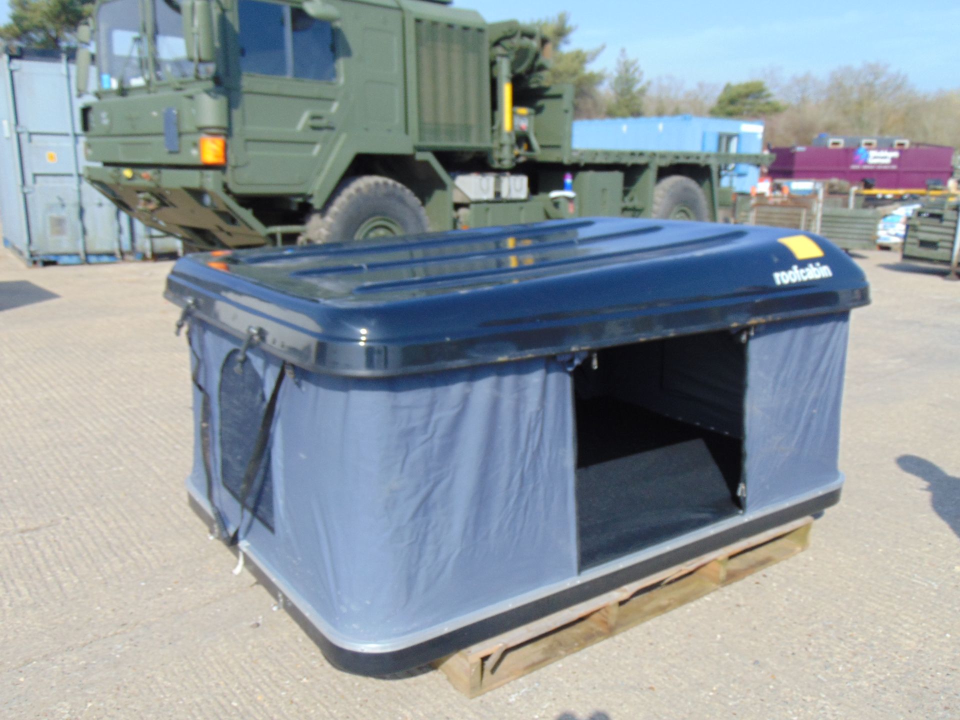 Stream Line Roof Tent c/w Accessories as shown - Image 4 of 14