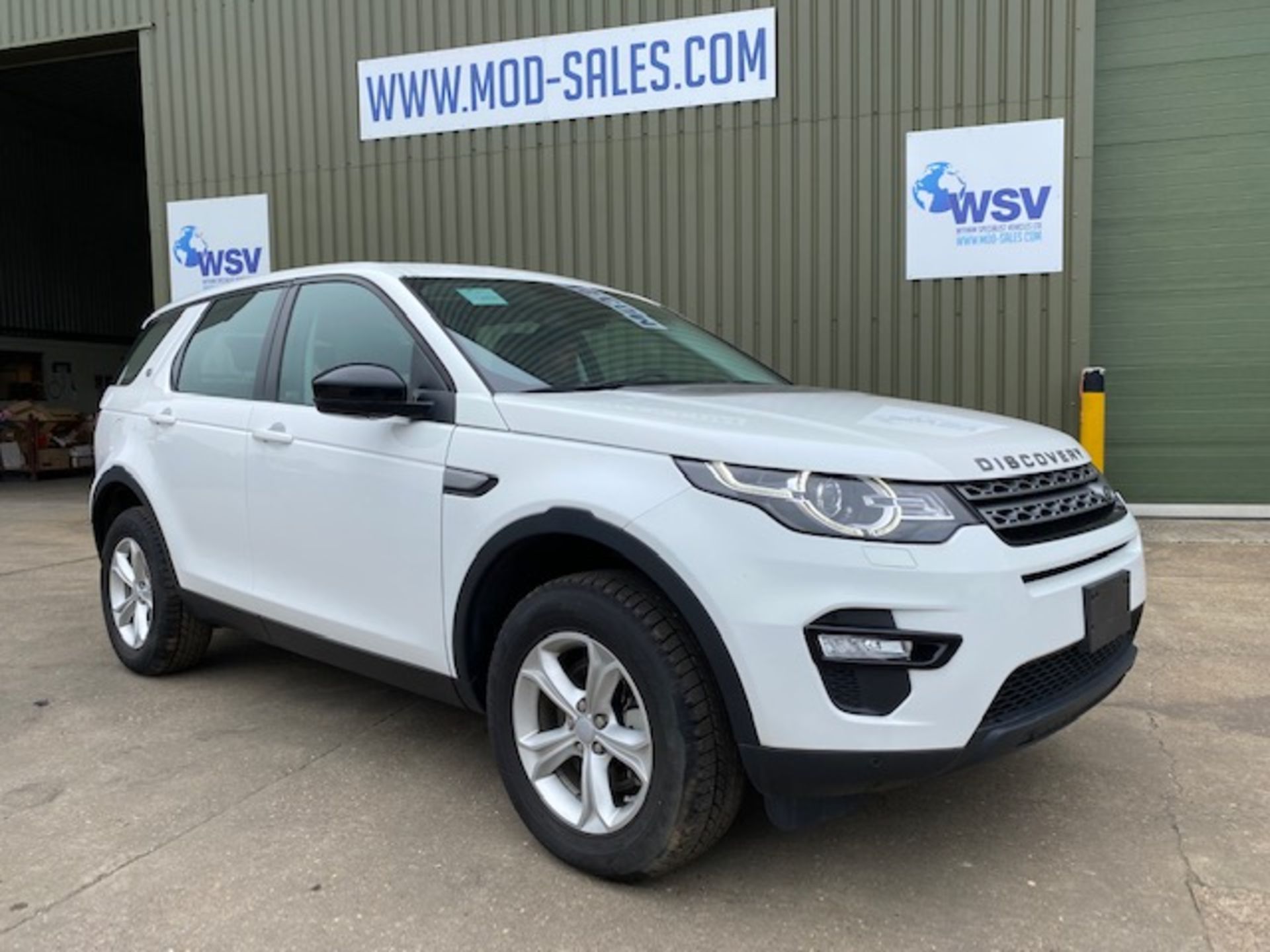 Land Rover Discovery Sport 2.0TD4 Pure LHD New and Unused - Image 34 of 34
