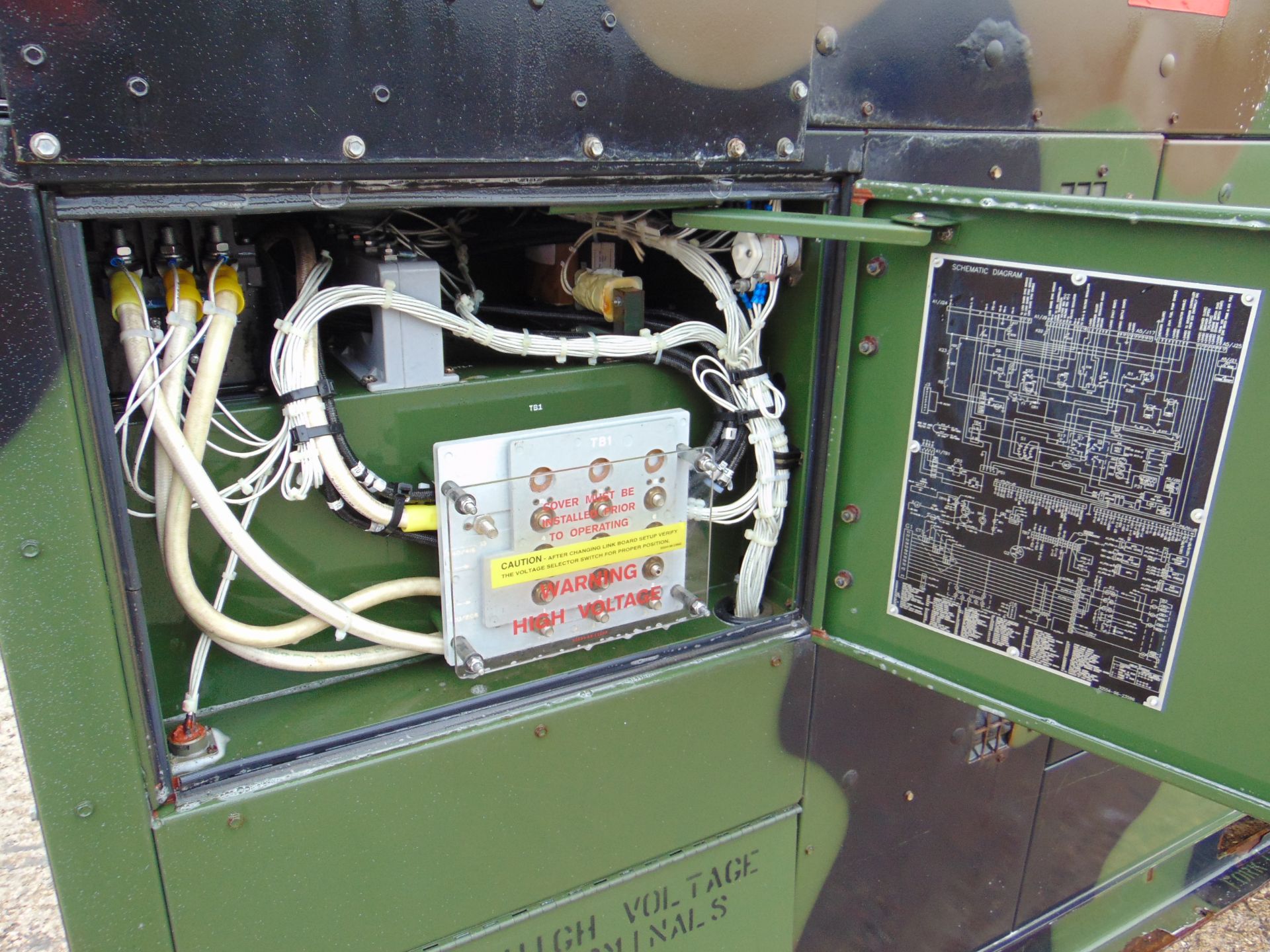 MEP-806B John Deere Diesel Powered 3 phase 75KVA 60KW-50/60HZ Generator ONLY 7 HOURS! - Image 17 of 22