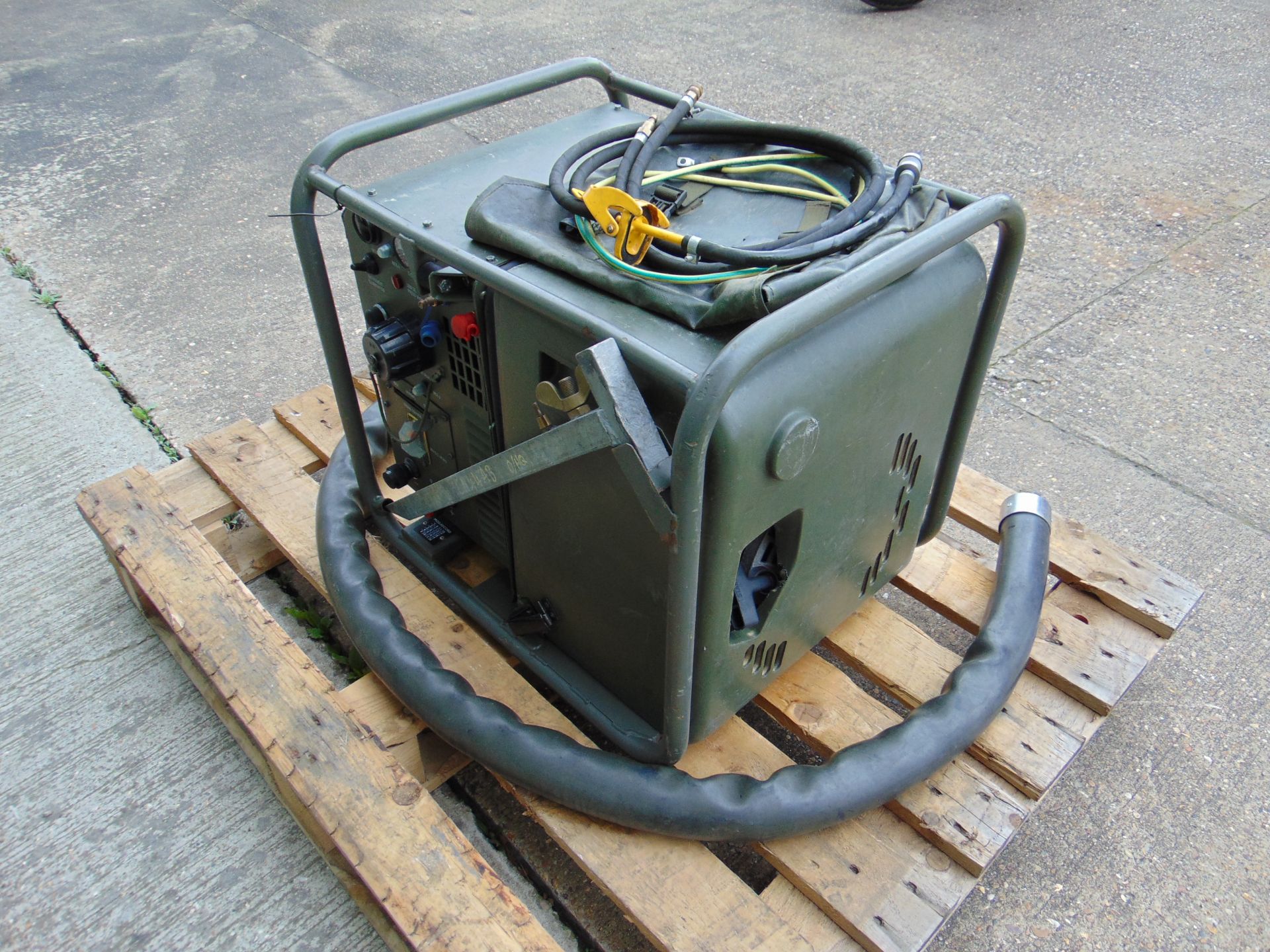 Harrington Hatz Diesel Lightweight Field Generator 2.5 KVA 2 kW, 230 V/110 V AC/28 V DC 413 HOURS! - Image 5 of 17