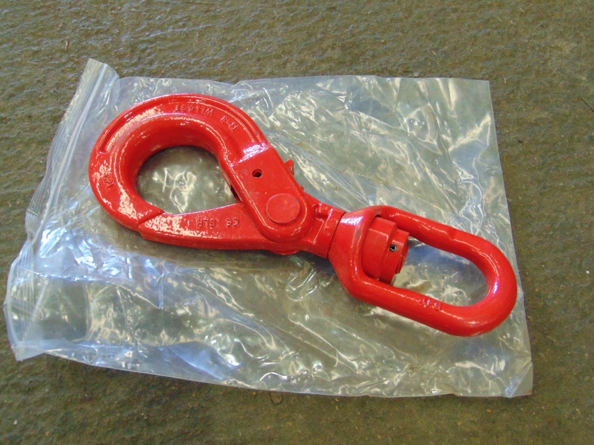 Unissued 5.3 Ton Self Locking Swivel Hook - Image 3 of 5