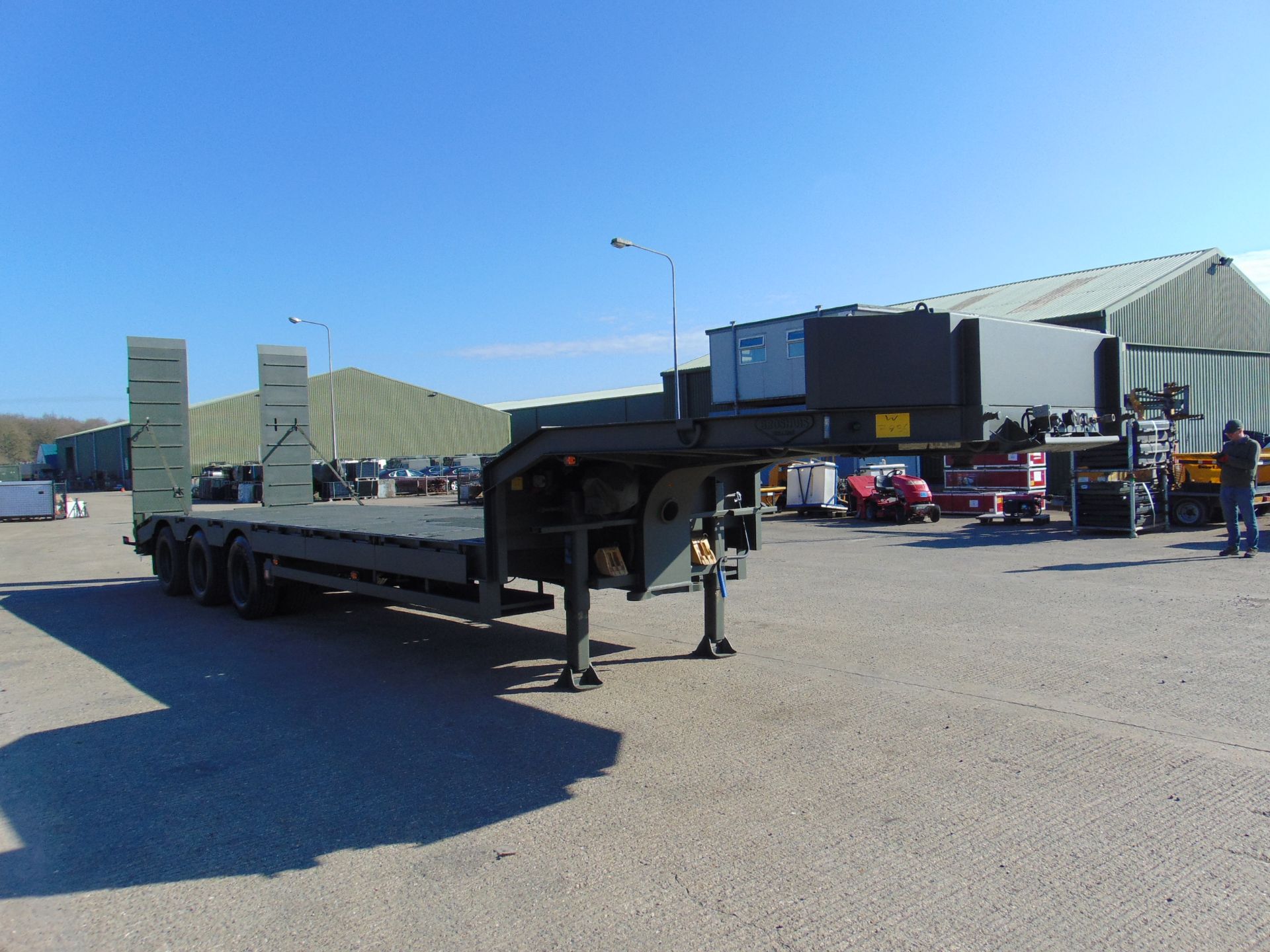 EX RESERVE Broshuis E-2130 Tri Axle Stepframe 43 Ton Trailer - Image 29 of 59