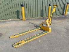 Ex Reserve 1,360Kg Hand Pallet Truck (60 inch Forks)