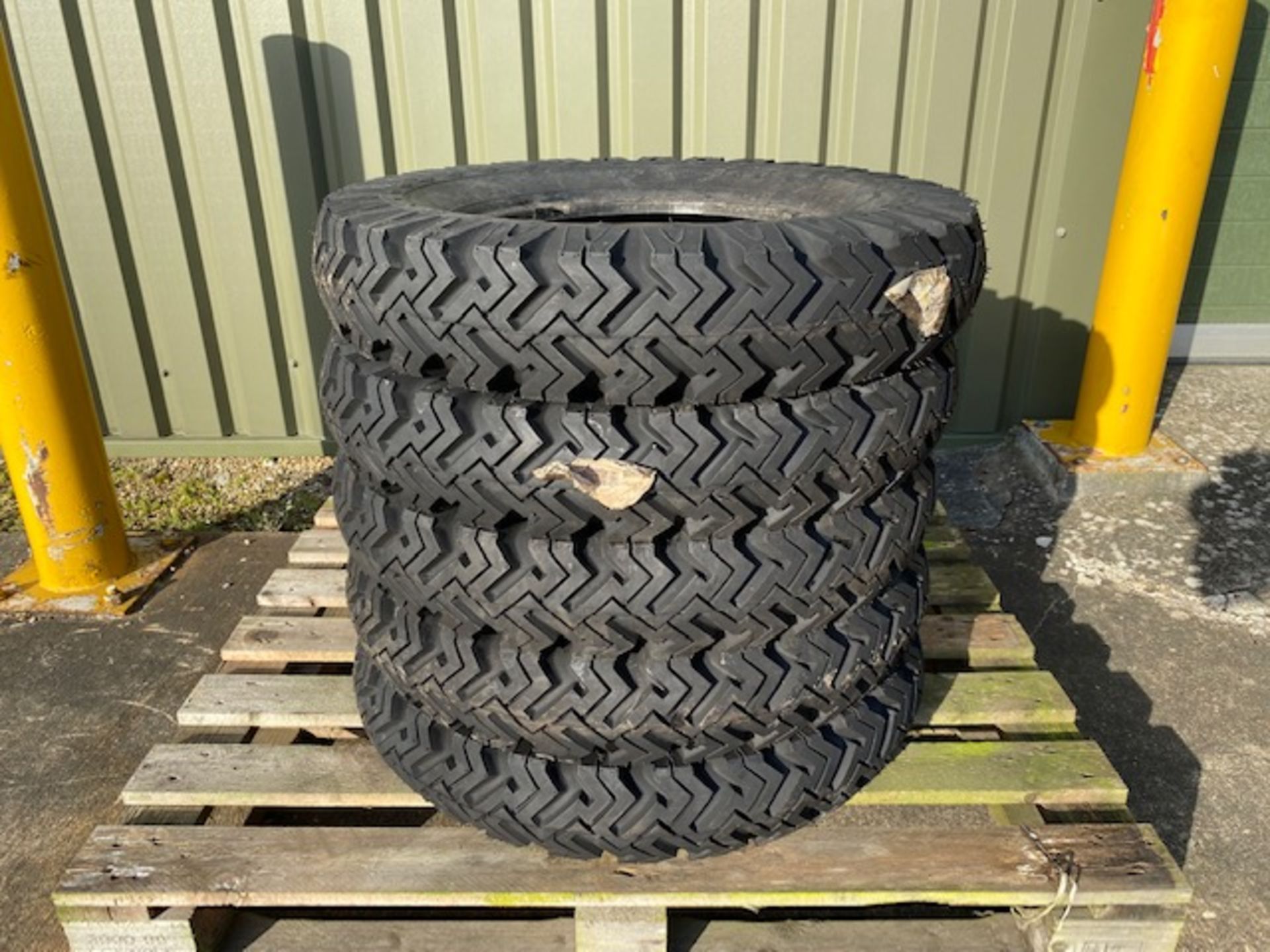 Goodyear Hi-Miler Xtragrip 6.50x16 unused tyres x 5, original fitment on LR Lightweights etc - Image 2 of 10