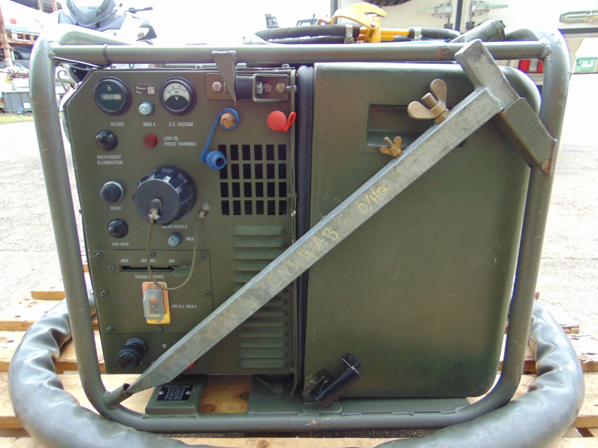 Harrington Hatz Diesel Lightweight Field Generator 2.5 KVA 2 kW, 230 V/110 V AC/28 V DC 413 HOURS! - Image 6 of 17