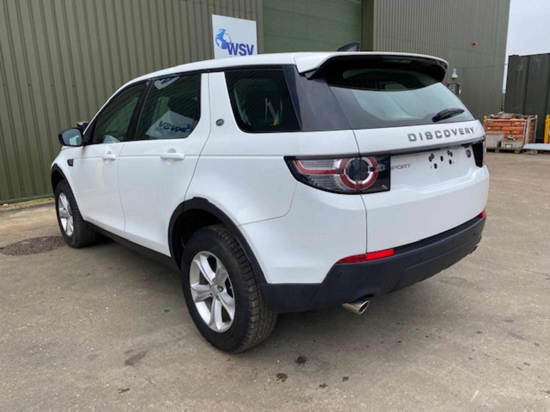 Land Rover Discovery Sport 2.0TD4 Pure LHD New and Unused - Image 32 of 34