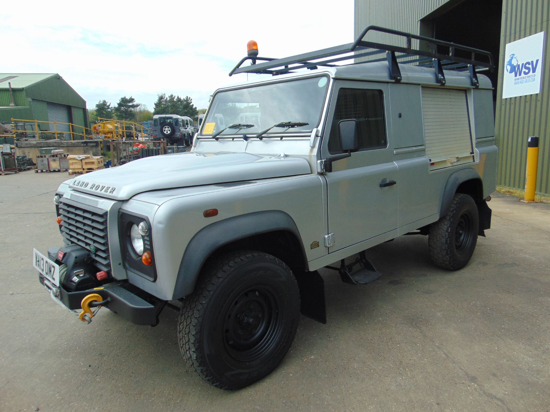 1 Owner 2013 Land Rover Defender 110 Puma hardtop 4x4 Utility vehicle ONLY 74,958 MILES! - Image 3 of 38