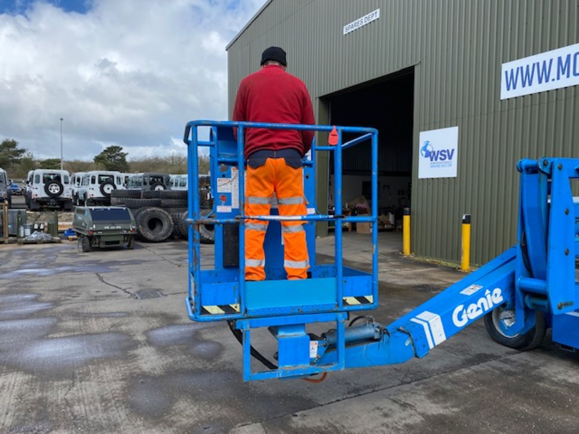 Genie Z-45/22 Boom lift Bi-fuel, Kubota Diesel engine, 651 hours only Direct UK Govt Dept. - Image 29 of 38