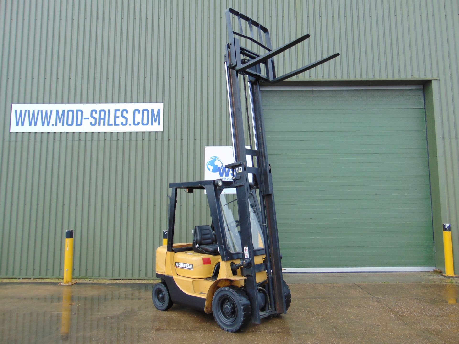 Caterpillar DP25K Counter Balance Diesel Forklift ONLY 3,725 HOURS! - Image 9 of 24