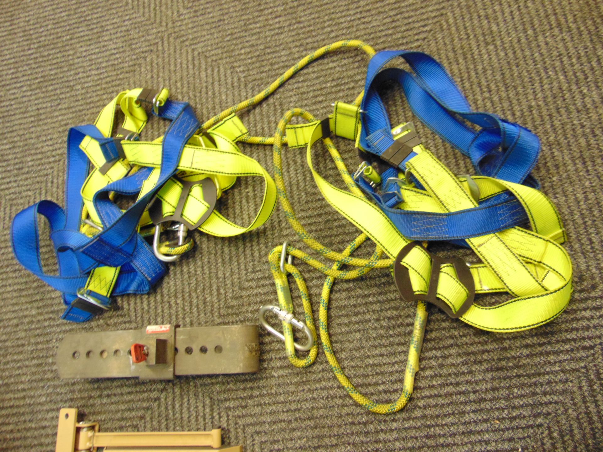 Pedal Lock Anti Theft Device, 2x Climbing Harnesses & Door Stay - Image 2 of 5