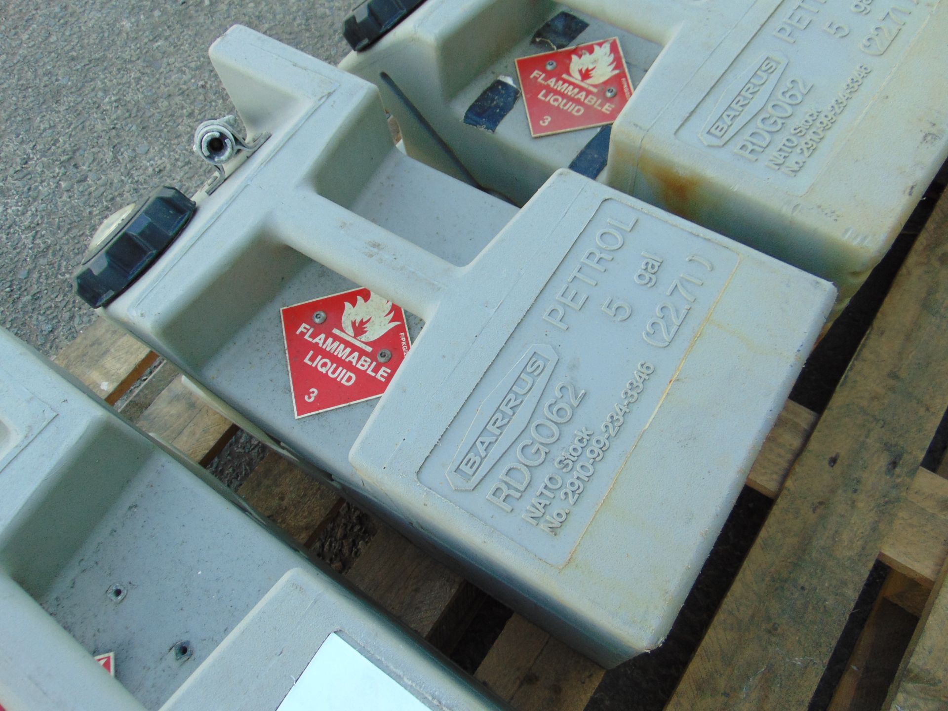 4x Barrus RDG062 5 gal Marine Type Fuel Tanks - Image 3 of 4