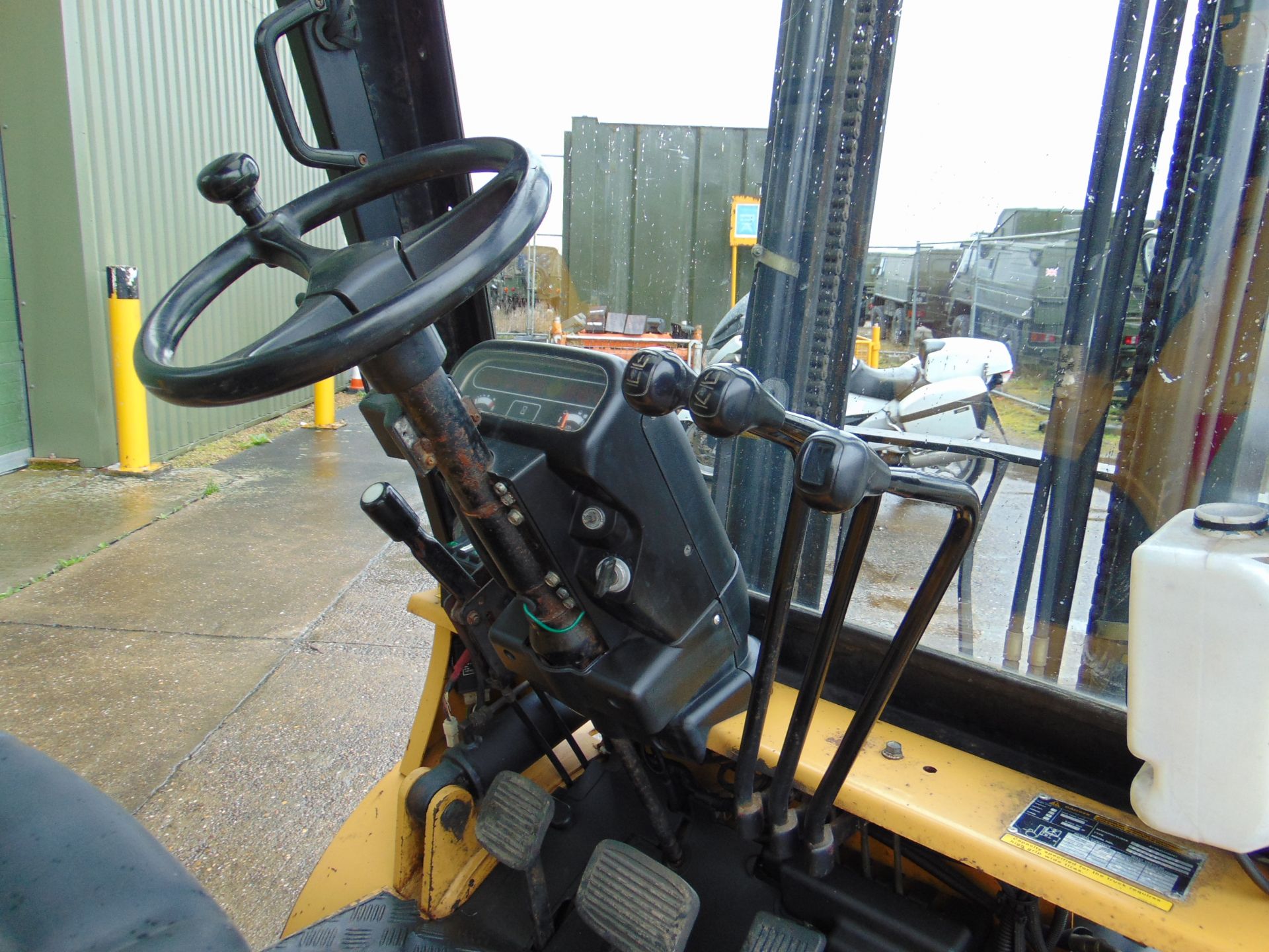 Caterpillar DP25K Counter Balance Diesel Forklift ONLY 3,725 HOURS! - Image 15 of 24