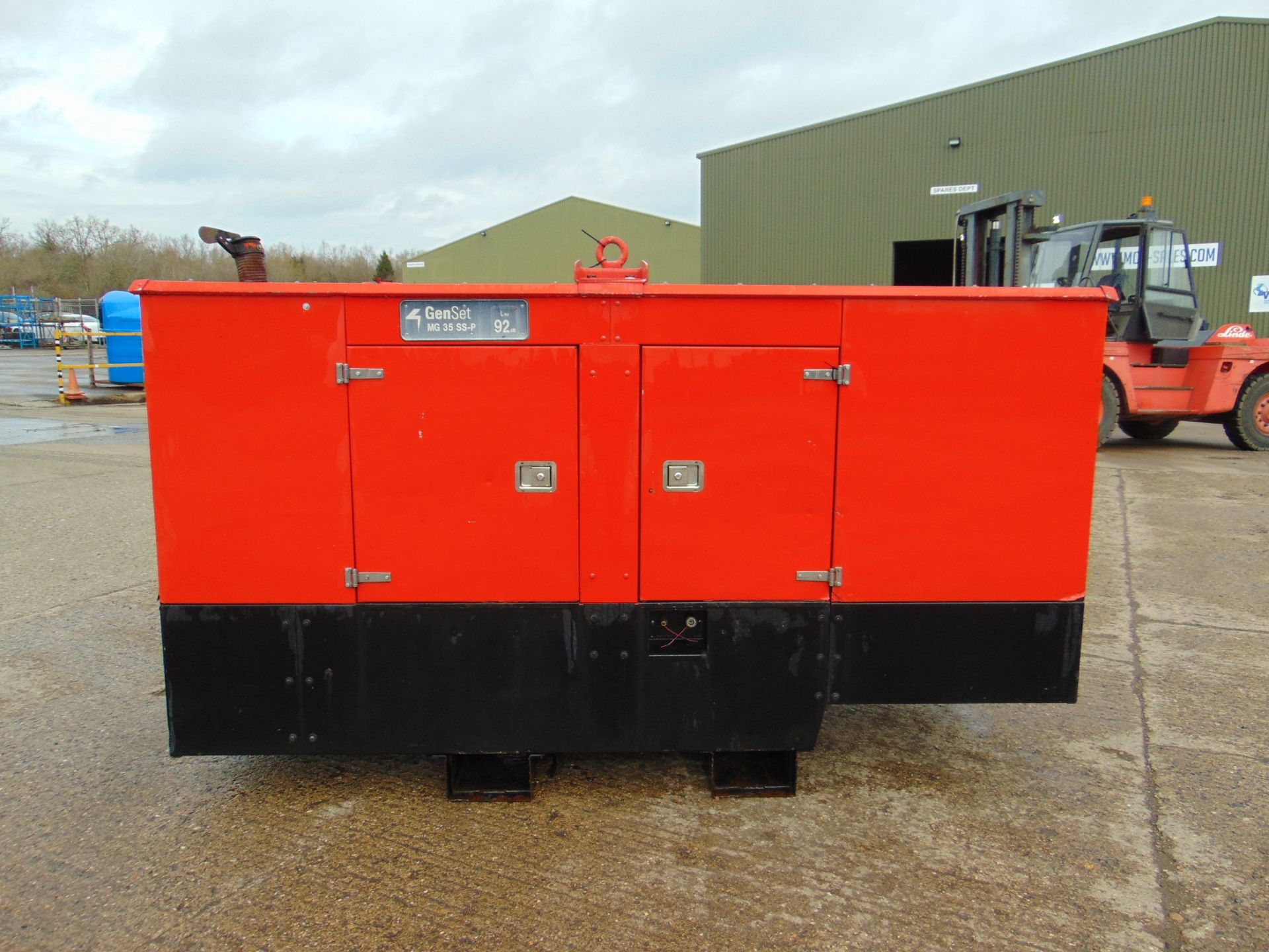 GenSet MG35 SS-P Diesel Powered Single / Three phase 35KVA 26.4KW-50HZ 240 / 415 Volt Generator - Image 5 of 25