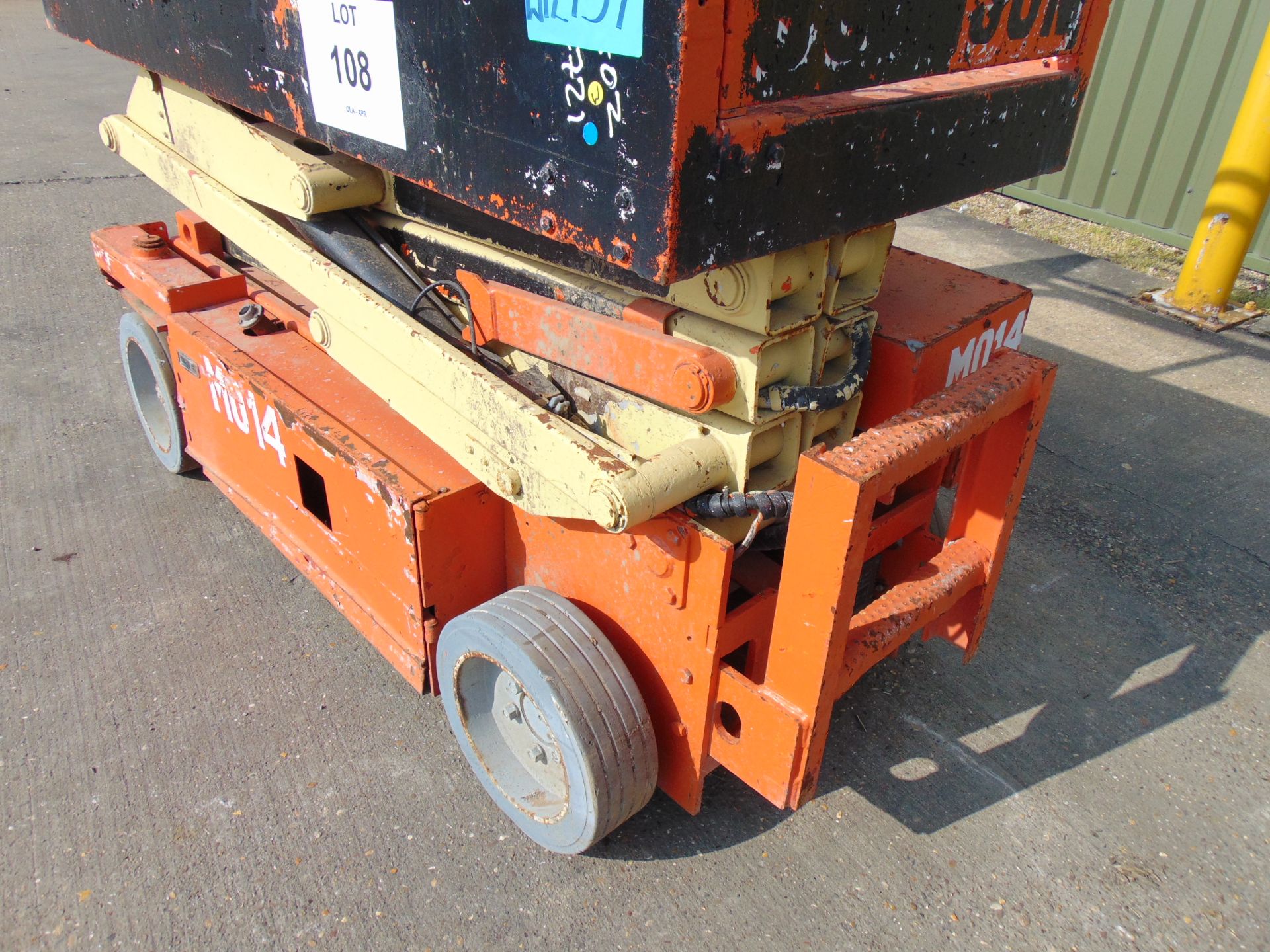 MEC 1932 ES Wheeled Scissor Lift Access Platform as shown - Image 5 of 13