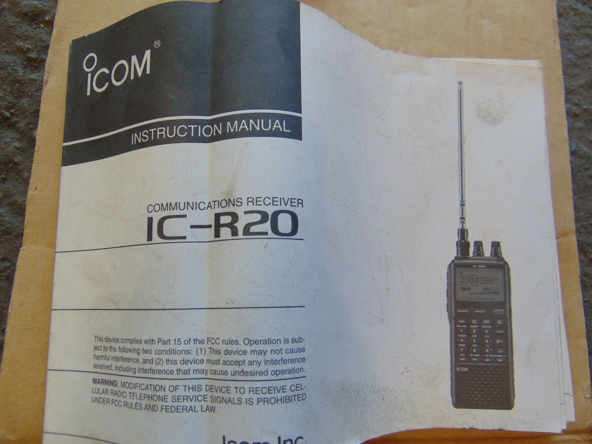 2 x ICOM R20 Coms Receivers Hand Held - Bild 3 aus 4