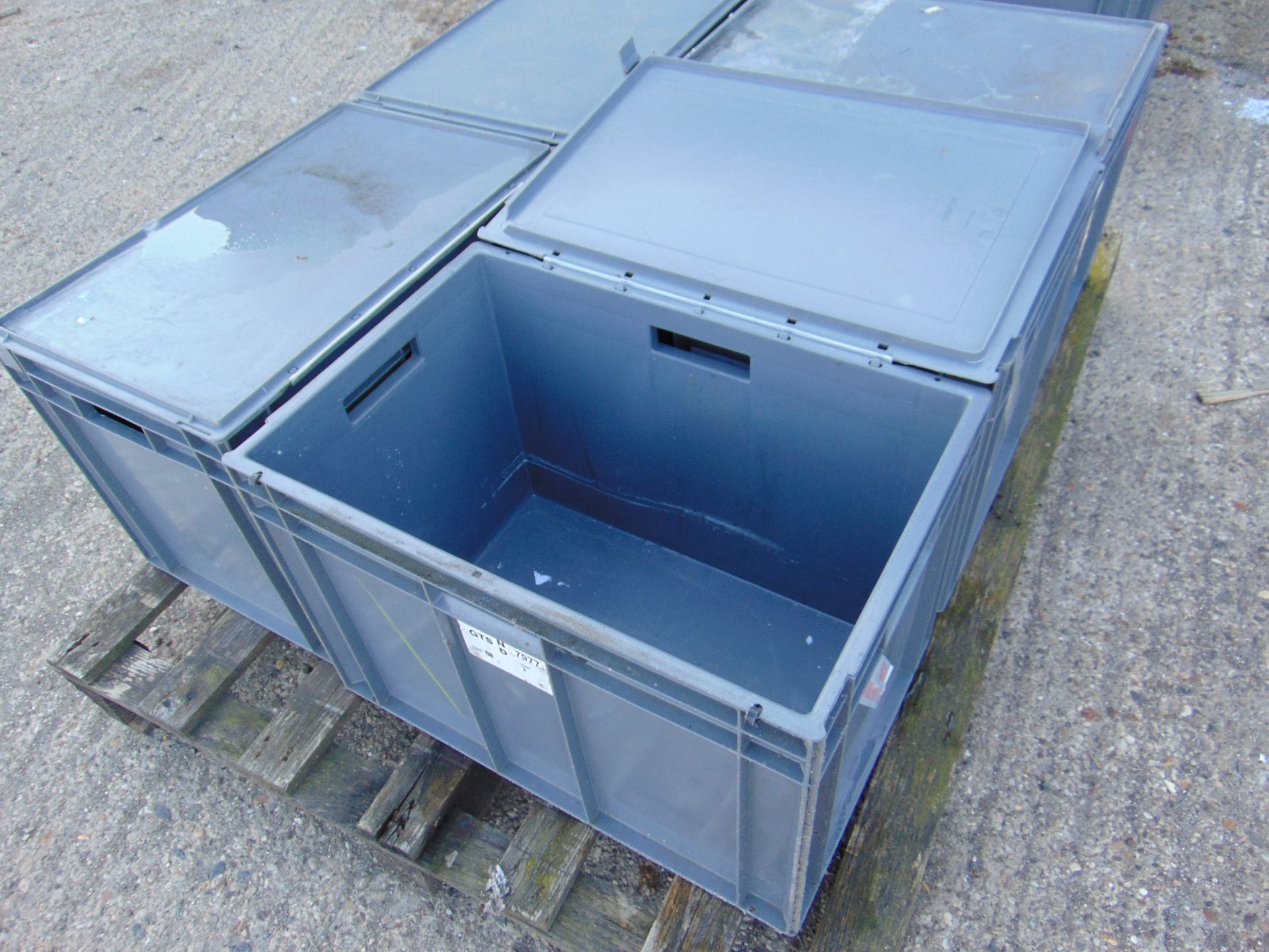 5 x Standard MoD Stackable Storage Boxes c/w Lids - Image 3 of 3