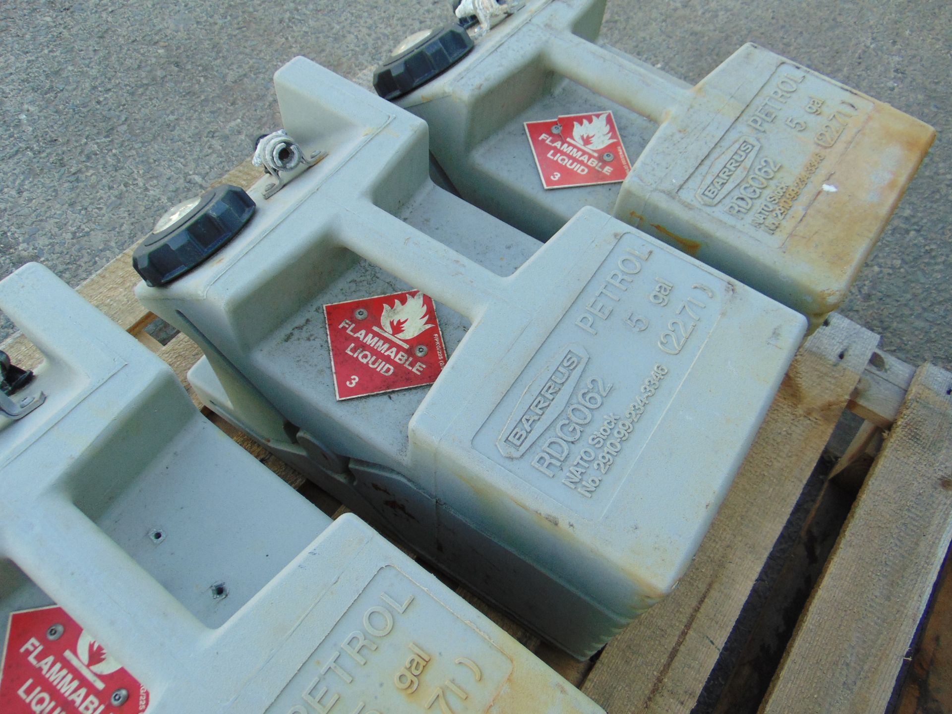 4x Barrus RDG062 5 gal Marine Type Fuel Tanks - Image 3 of 4