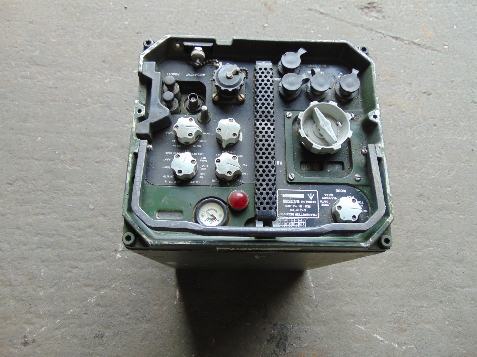 Clansman RT 353 VHF Transmitter Reciever for Vehicles etc - Image 2 of 4
