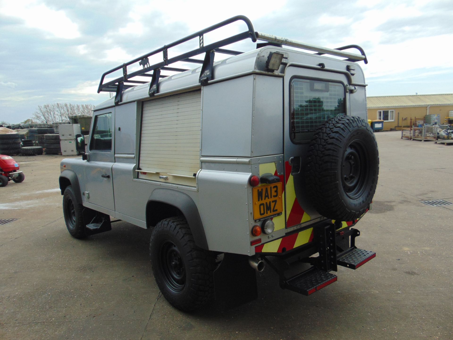 1 Owner 2013 Land Rover Defender 110 Puma hardtop 4x4 Utility vehicle ONLY 74,958 MILES! - Image 8 of 38