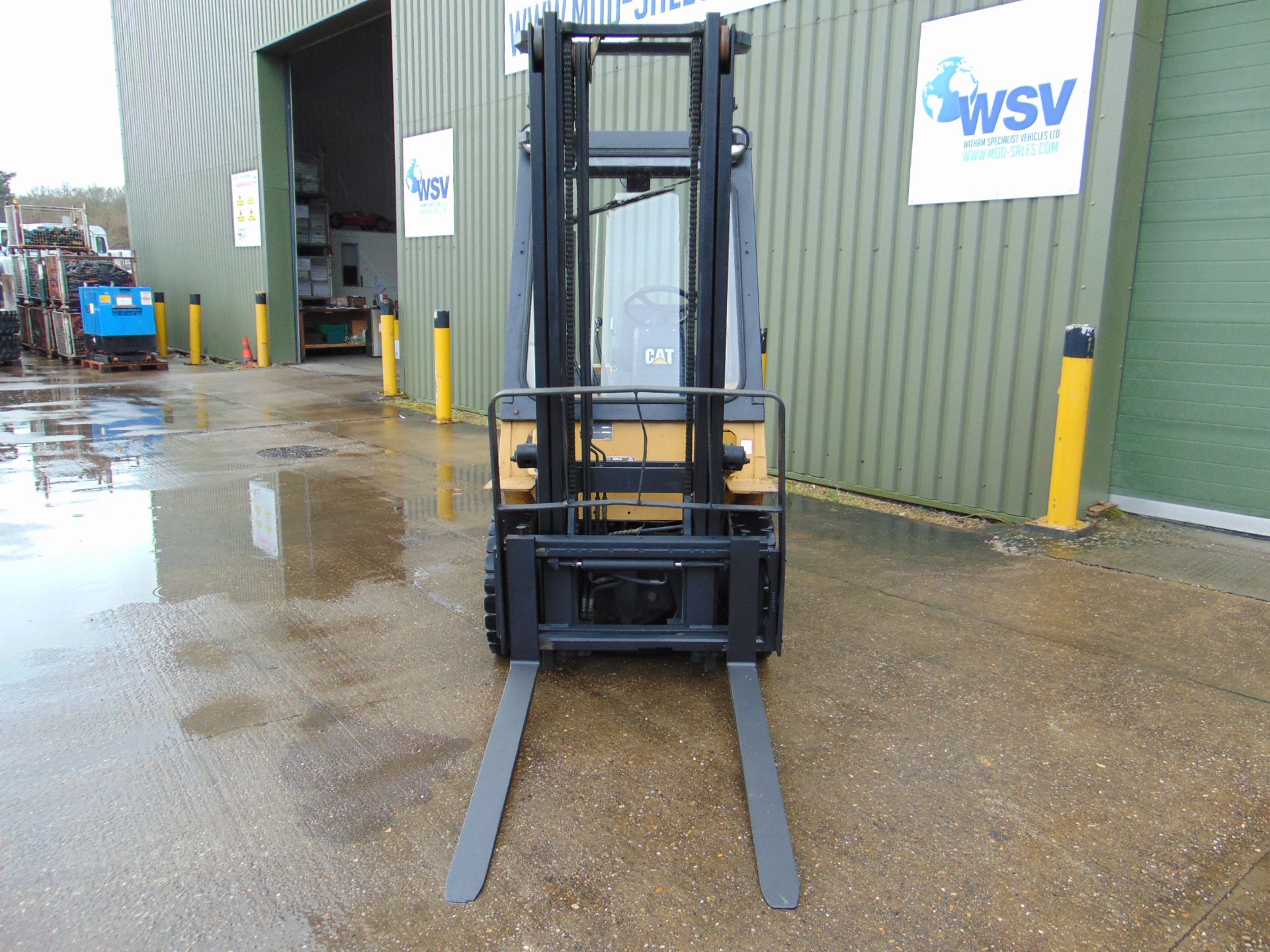 Caterpillar DP25K Counter Balance Diesel Forklift ONLY 3,725 HOURS! - Image 3 of 24
