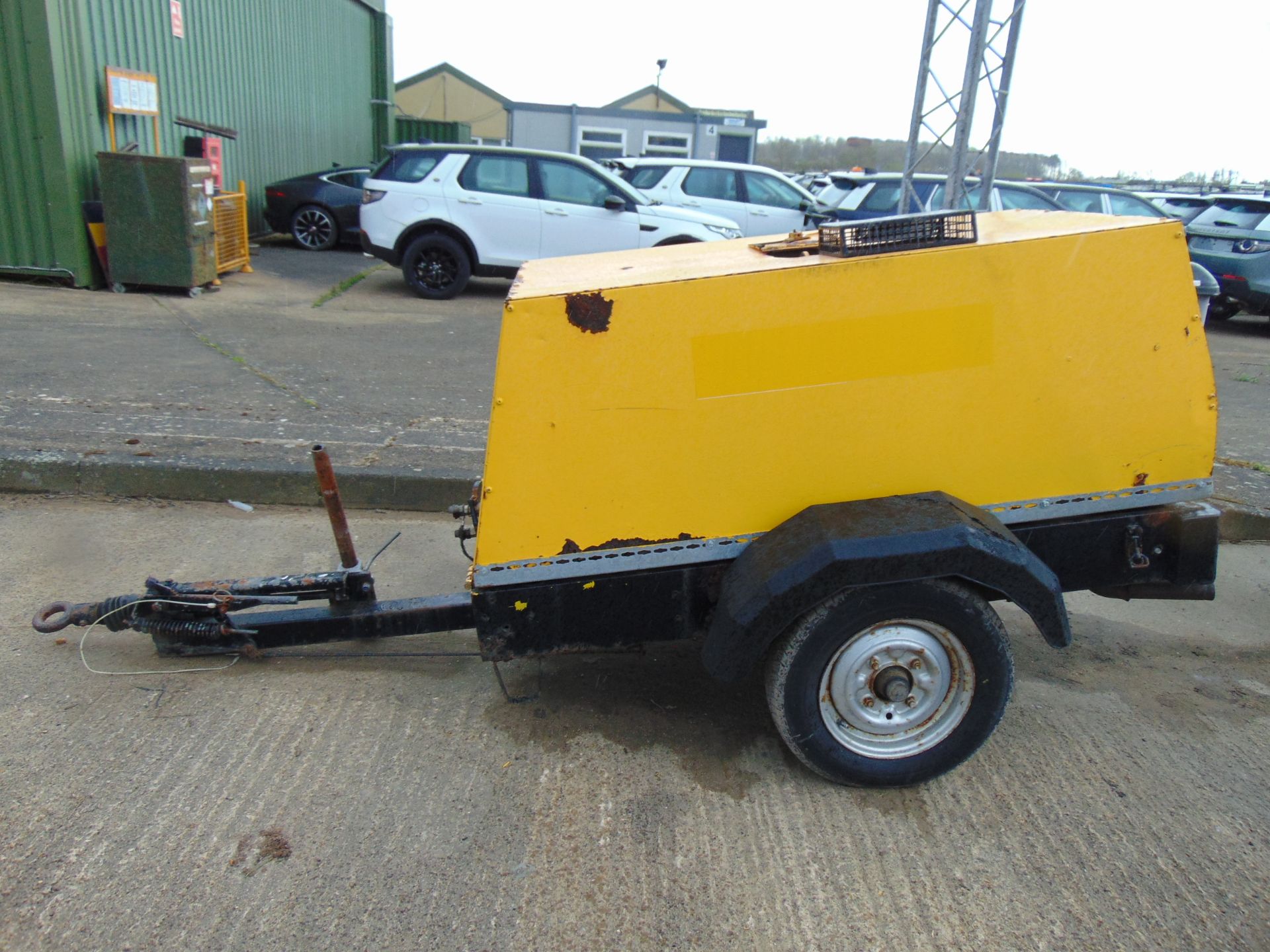 COMPAIR C25 Diesel 2 Tool Compressor Fast Tow 970 hours