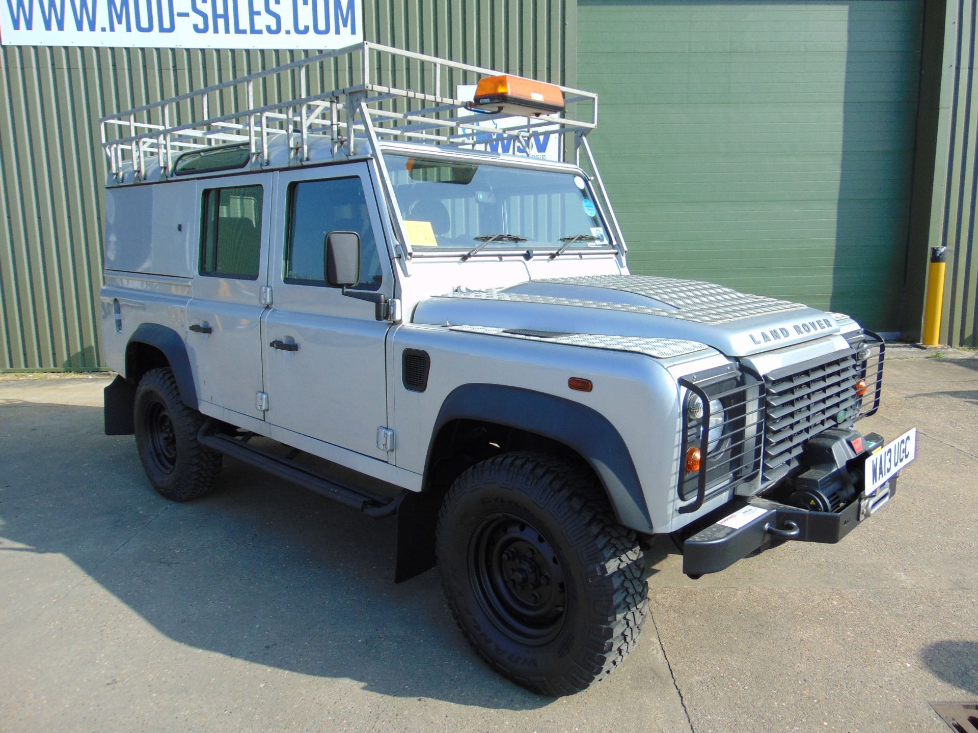 1 Owner 2013 Land Rover Defender 110 2.2 County Utility 5 door 5 seater - ONLY 83,117 MILES!