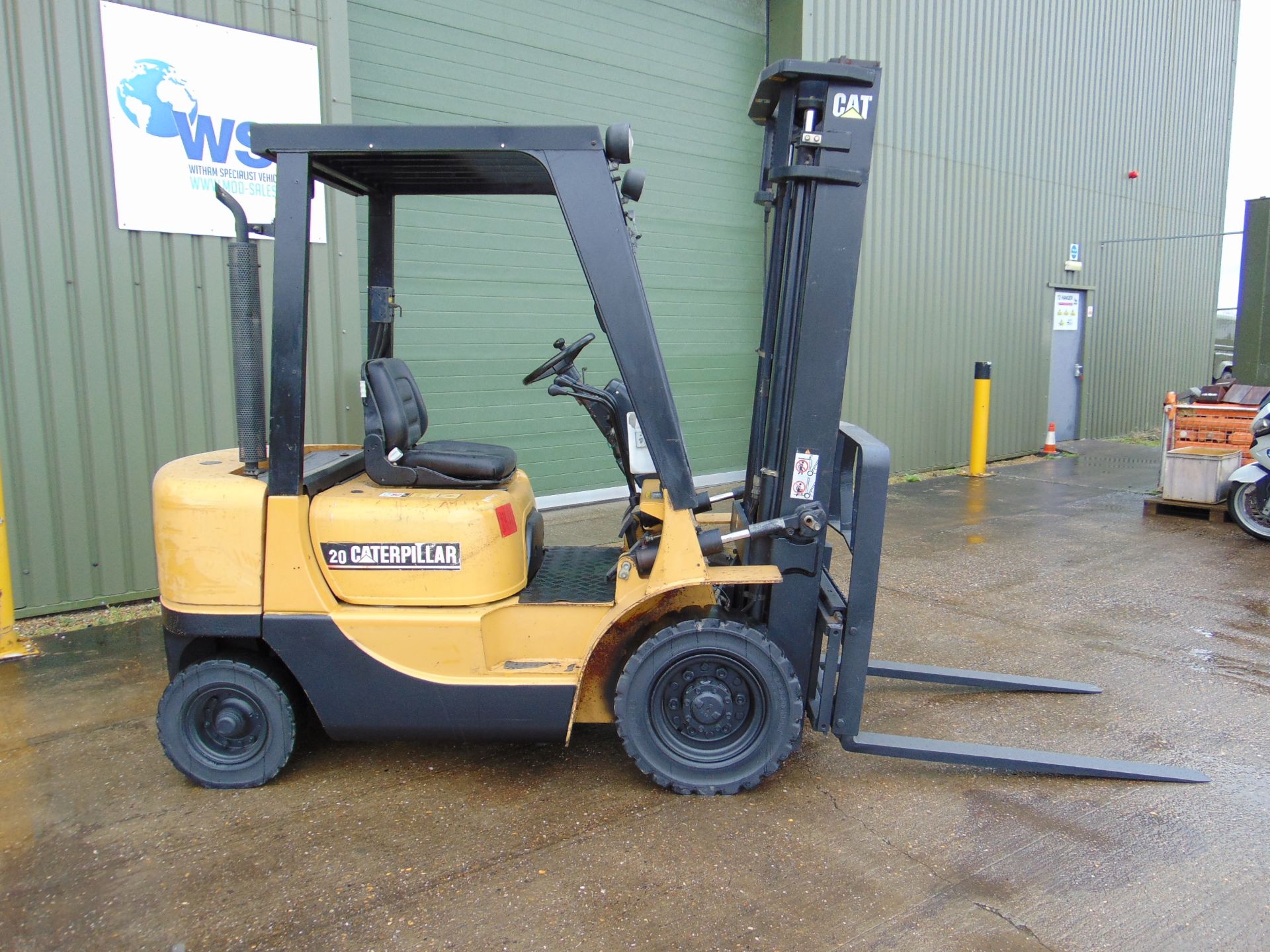 Caterpillar DP25K Counter Balance Diesel Forklift ONLY 3,725 HOURS! - Image 8 of 24