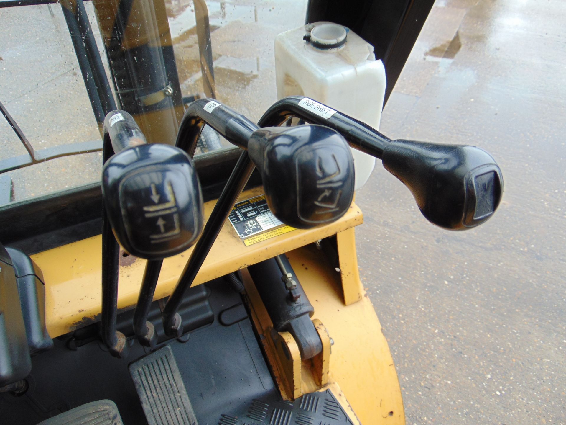 Caterpillar DP25K Counter Balance Diesel Forklift ONLY 3,725 HOURS! - Image 17 of 24