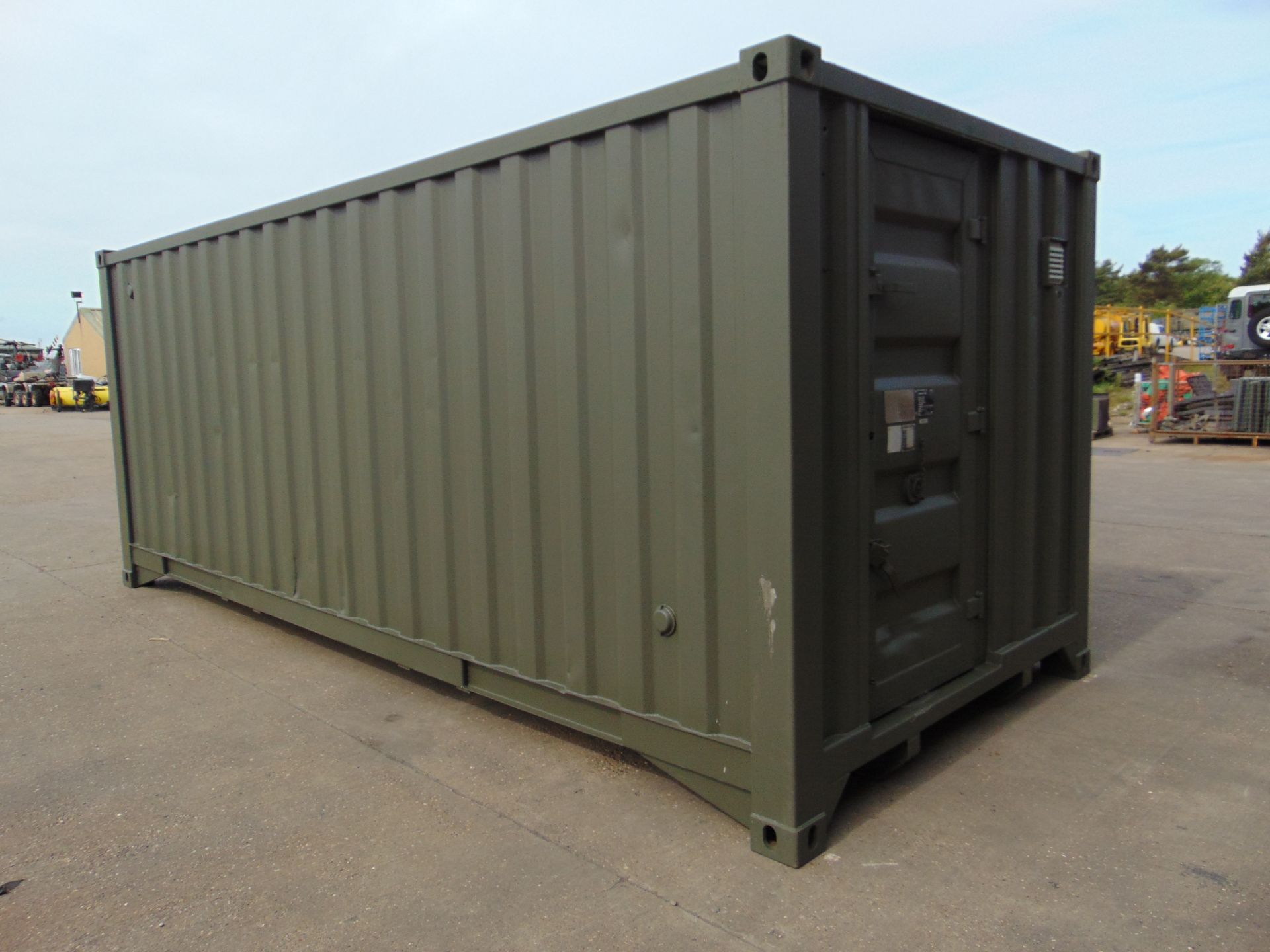 Demountable Front Line Ablution Unit in 20ft Container with hook loader, Twist Locks Etc - Image 5 of 32