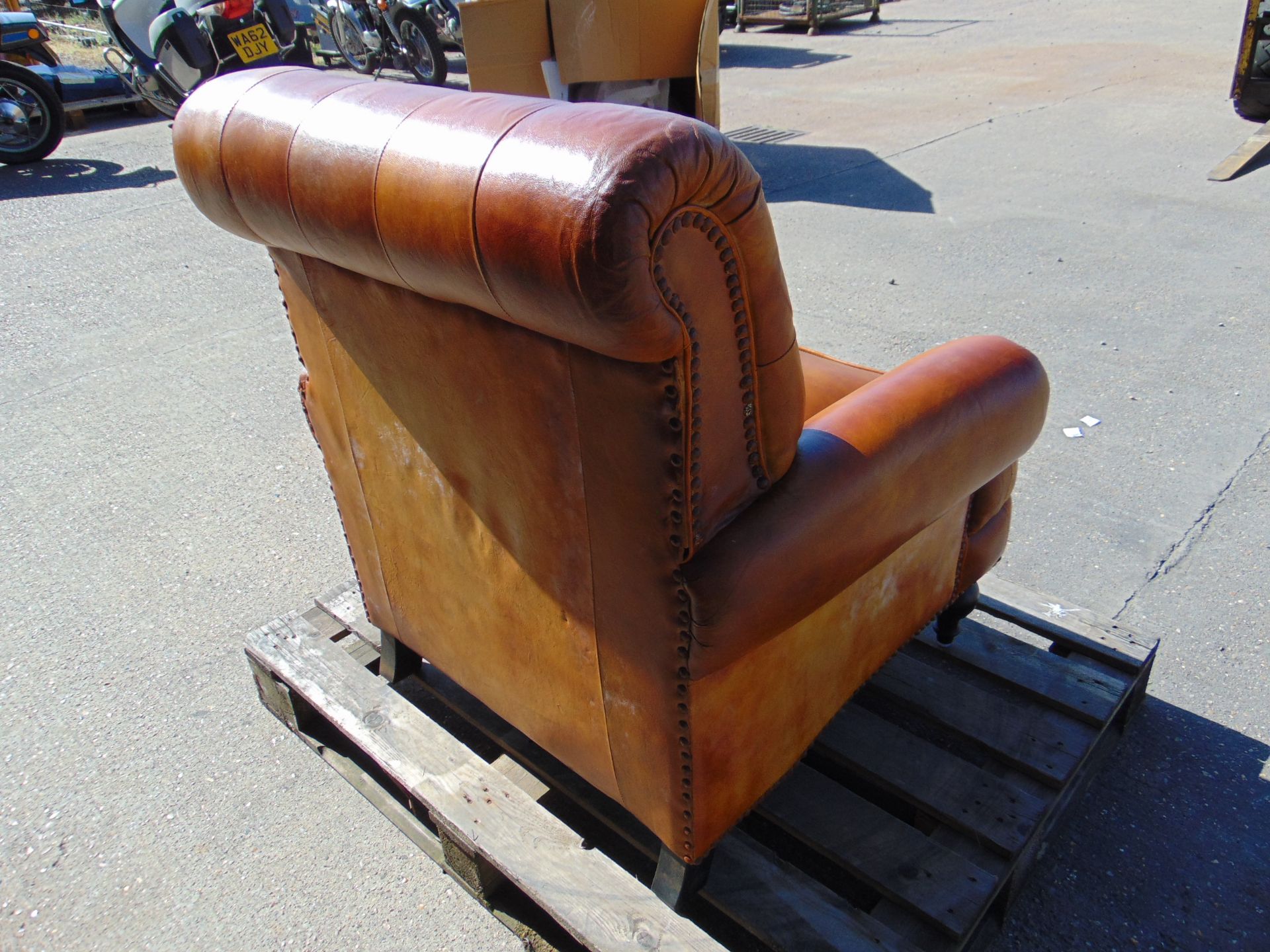 ** Brand New ** High Back Button Leather Chair - Image 6 of 10