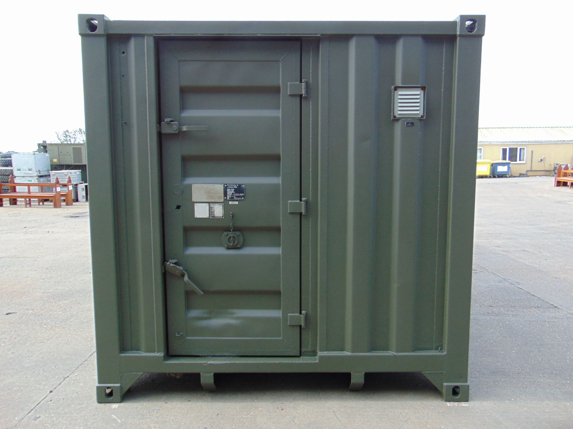 Demountable Front Line Ablution Unit in 20ft Container with hook loader, Twist Locks Etc - Image 6 of 32