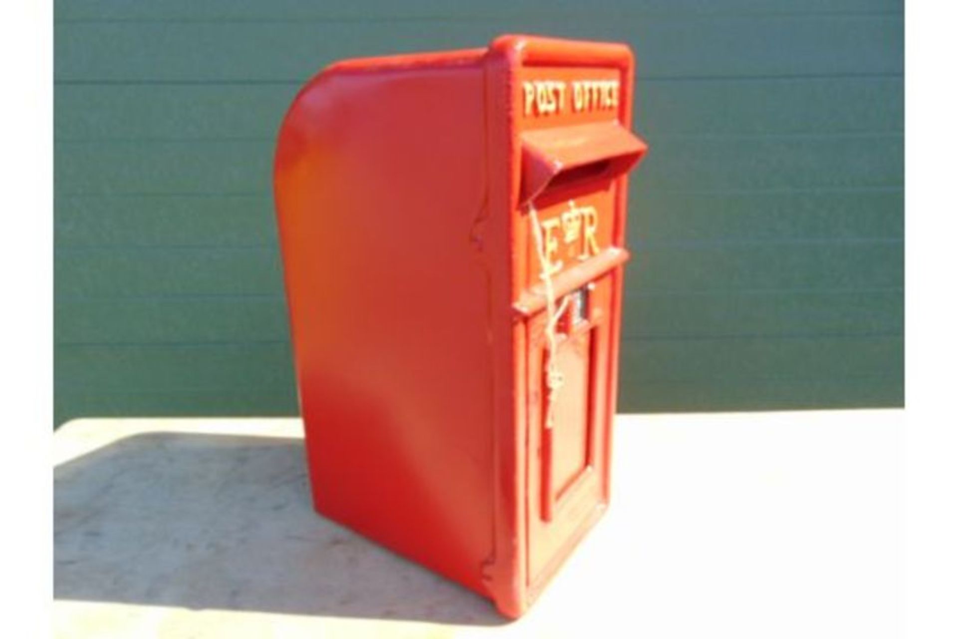 ER Red Post Box C/w Keys, collection times, etc - Image 2 of 4